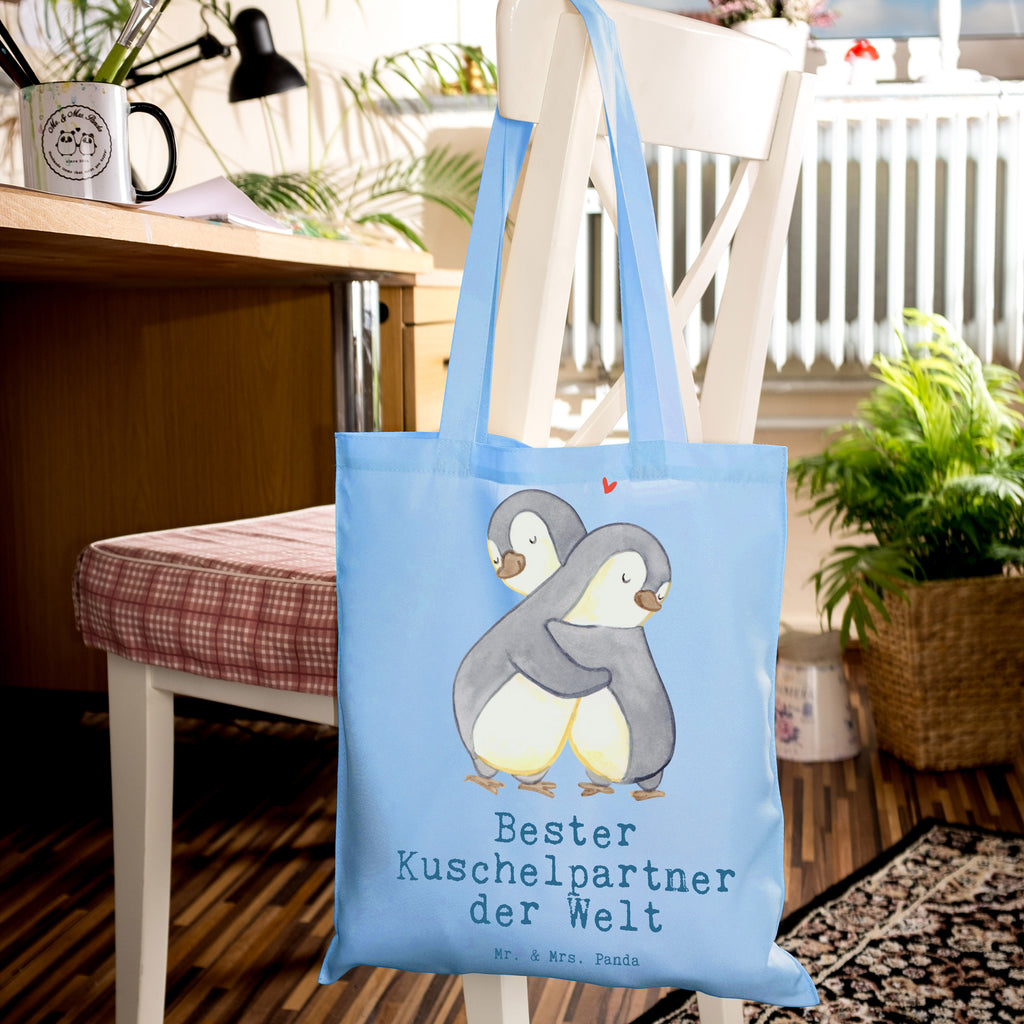 Tragetasche Pinguin Bester Kuschelpartner der Welt Beuteltasche, Beutel, Einkaufstasche, Jutebeutel, Stoffbeutel, Tasche, Shopper, Umhängetasche, Strandtasche, Schultertasche, Stofftasche, Tragetasche, Badetasche, Jutetasche, Einkaufstüte, Laptoptasche, für, Dankeschön, Geschenk, Schenken, Geburtstag, Geburtstagsgeschenk, Geschenkidee, Danke, Bedanken, Mitbringsel, Freude machen, Geschenktipp, Kuschelpartner, Lebenspartner, Ehepartner, Partner, Ehemann, Ehefrau, Kuscheln, Bett, Liebe, Freund, Freundin, Hochzeitstag, verliebt