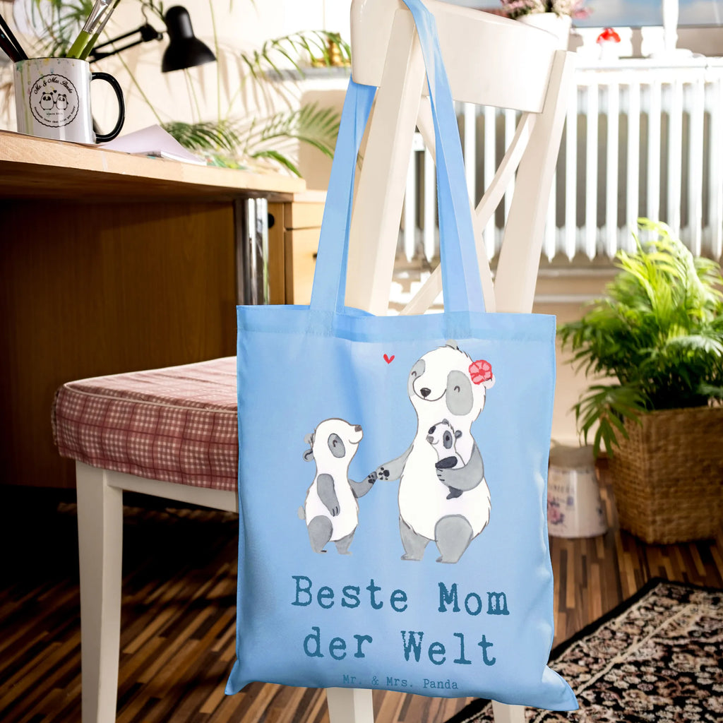 Tragetasche Panda Beste Mom der Welt Beuteltasche, Beutel, Einkaufstasche, Jutebeutel, Stoffbeutel, Tasche, Shopper, Umhängetasche, Strandtasche, Schultertasche, Stofftasche, Tragetasche, Badetasche, Jutetasche, Einkaufstüte, Laptoptasche, für, Dankeschön, Geschenk, Schenken, Geburtstag, Geburtstagsgeschenk, Geschenkidee, Danke, Bedanken, Mitbringsel, Freude machen, Geschenktipp, Mom, Mommy, Mama, Mami, Mutter, Muttertag, Mutti, Ma, Tochter, Sohn, Beste Mama, Beste, Supermama