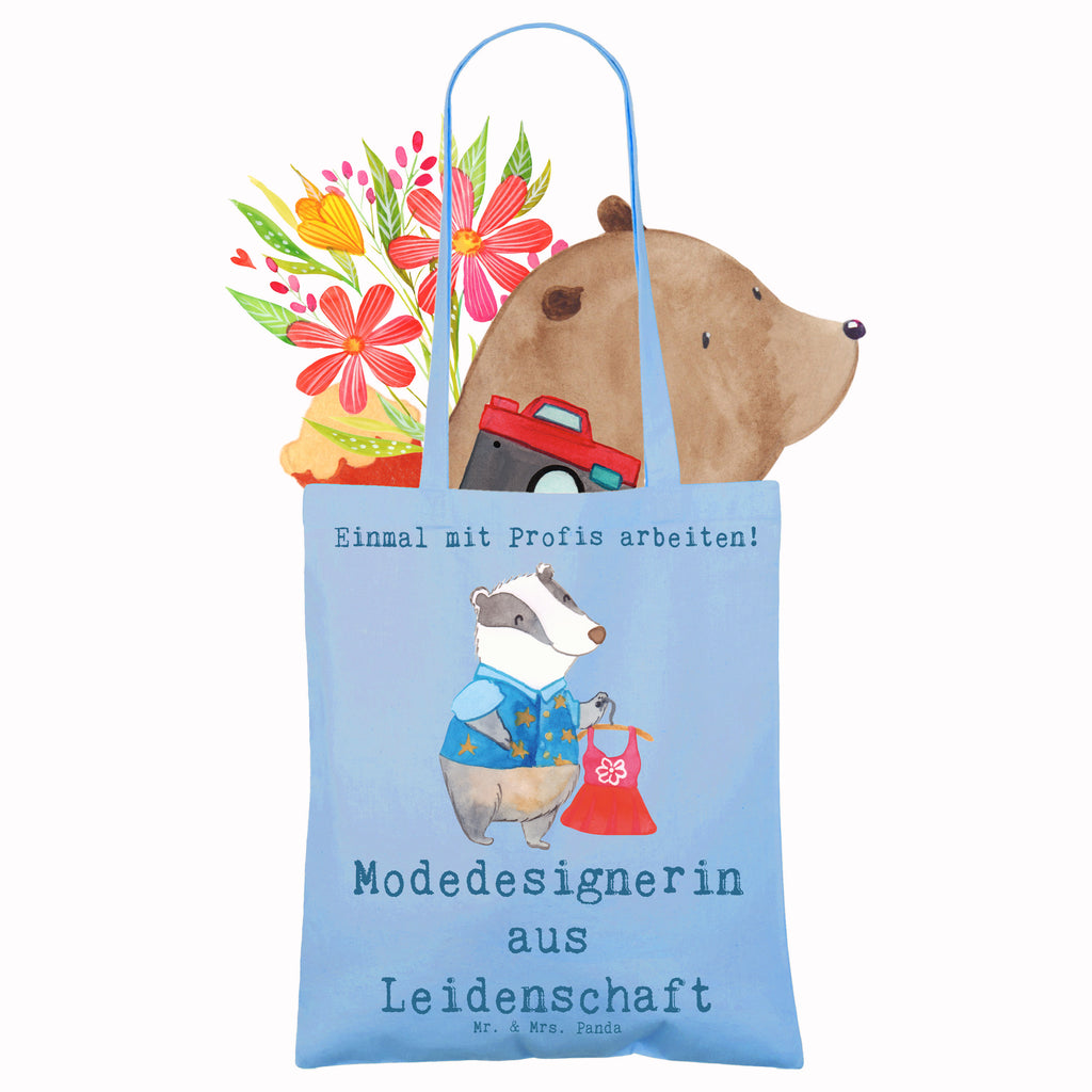 Tragetasche Modedesignerin aus Leidenschaft Beuteltasche, Beutel, Einkaufstasche, Jutebeutel, Stoffbeutel, Tasche, Shopper, Umhängetasche, Strandtasche, Schultertasche, Stofftasche, Tragetasche, Badetasche, Jutetasche, Einkaufstüte, Laptoptasche, Beruf, Ausbildung, Jubiläum, Abschied, Rente, Kollege, Kollegin, Geschenk, Schenken, Arbeitskollege, Mitarbeiter, Firma, Danke, Dankeschön, Modedesignerin, Fashion Designerin, Modeschöpferin