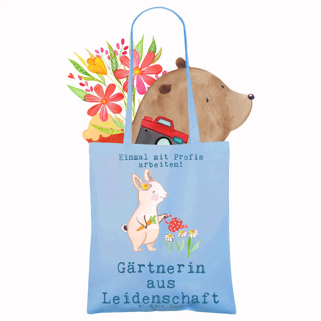 Tragetasche Gärtnerin aus Leidenschaft Beuteltasche, Beutel, Einkaufstasche, Jutebeutel, Stoffbeutel, Tasche, Shopper, Umhängetasche, Strandtasche, Schultertasche, Stofftasche, Tragetasche, Badetasche, Jutetasche, Einkaufstüte, Laptoptasche, Beruf, Ausbildung, Jubiläum, Abschied, Rente, Kollege, Kollegin, Geschenk, Schenken, Arbeitskollege, Mitarbeiter, Firma, Danke, Dankeschön, Gärtnerin, Gartenplaner, Gärtnerei, Gartenbau, Hobbygärtnerin, Garten- und Landschaftsbauerin