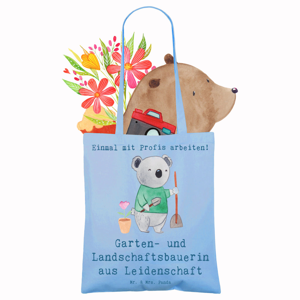 Tragetasche Garten- und Landschaftsbauerin aus Leidenschaft Beuteltasche, Beutel, Einkaufstasche, Jutebeutel, Stoffbeutel, Tasche, Shopper, Umhängetasche, Strandtasche, Schultertasche, Stofftasche, Tragetasche, Badetasche, Jutetasche, Einkaufstüte, Laptoptasche, Beruf, Ausbildung, Jubiläum, Abschied, Rente, Kollege, Kollegin, Geschenk, Schenken, Arbeitskollege, Mitarbeiter, Firma, Danke, Dankeschön, Gärtnerin, Gartenplaner, Gärtnerei, Gartenbau, Hobbygärtnerin, Garten- und Landschaftsbauerin