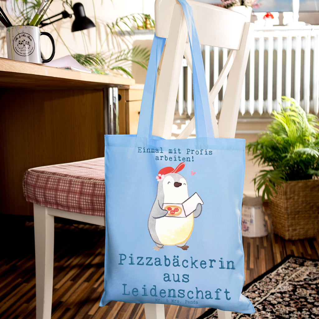 Tragetasche Pizzabäckerin aus Leidenschaft Beuteltasche, Beutel, Einkaufstasche, Jutebeutel, Stoffbeutel, Tasche, Shopper, Umhängetasche, Strandtasche, Schultertasche, Stofftasche, Tragetasche, Badetasche, Jutetasche, Einkaufstüte, Laptoptasche, Beruf, Ausbildung, Jubiläum, Abschied, Rente, Kollege, Kollegin, Geschenk, Schenken, Arbeitskollege, Mitarbeiter, Firma, Danke, Dankeschön, Lieferdienstmitarbeiterin, Pizzabäckerin, Pizzabotin, Pizzabringdienst, Lieferbringdienst