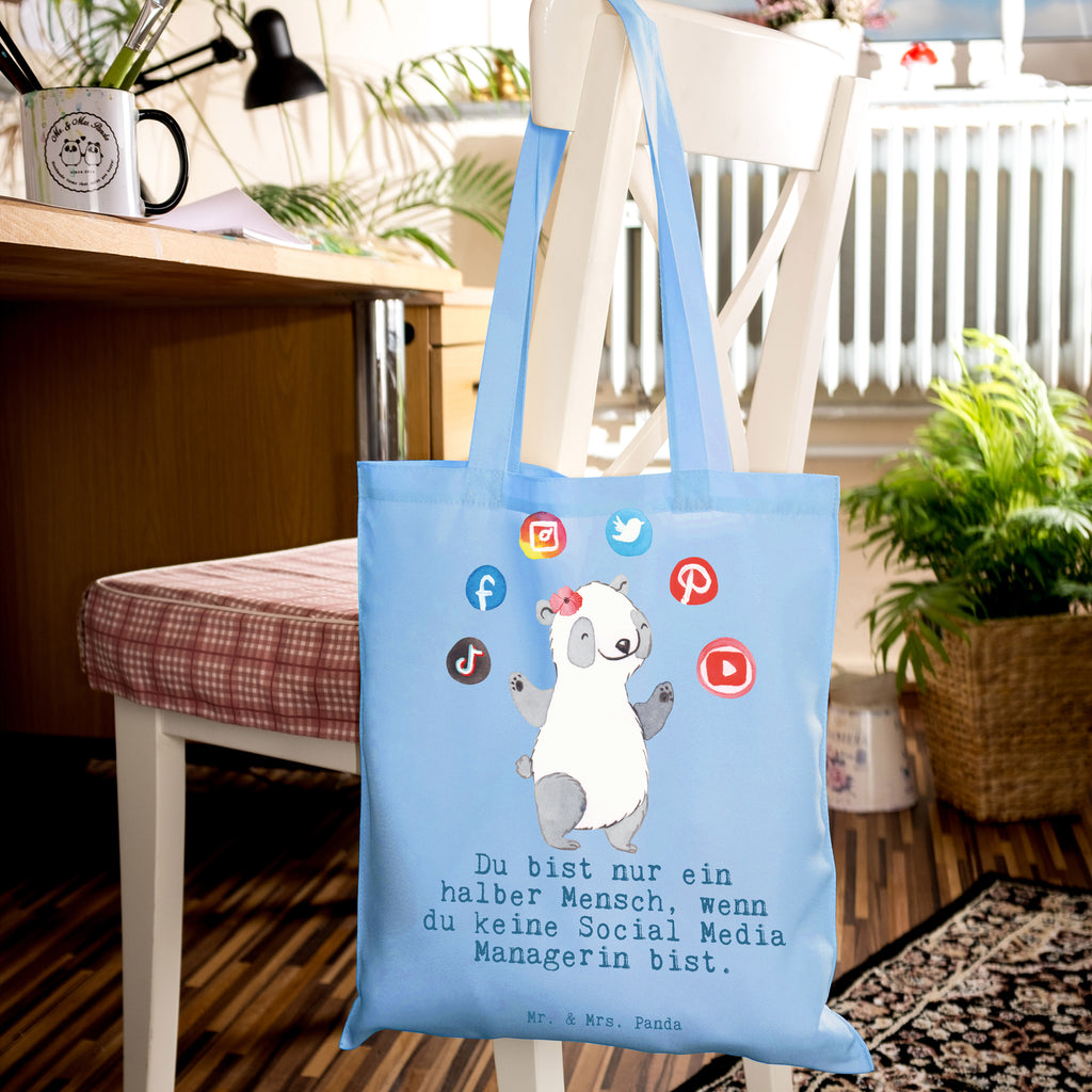 Tragetasche Social Media Managerin Herz Beuteltasche, Beutel, Einkaufstasche, Jutebeutel, Stoffbeutel, Tasche, Shopper, Umhängetasche, Strandtasche, Schultertasche, Stofftasche, Tragetasche, Badetasche, Jutetasche, Einkaufstüte, Laptoptasche, Beruf, Ausbildung, Jubiläum, Abschied, Rente, Kollege, Kollegin, Geschenk, Schenken, Arbeitskollege, Mitarbeiter, Firma, Danke, Dankeschön