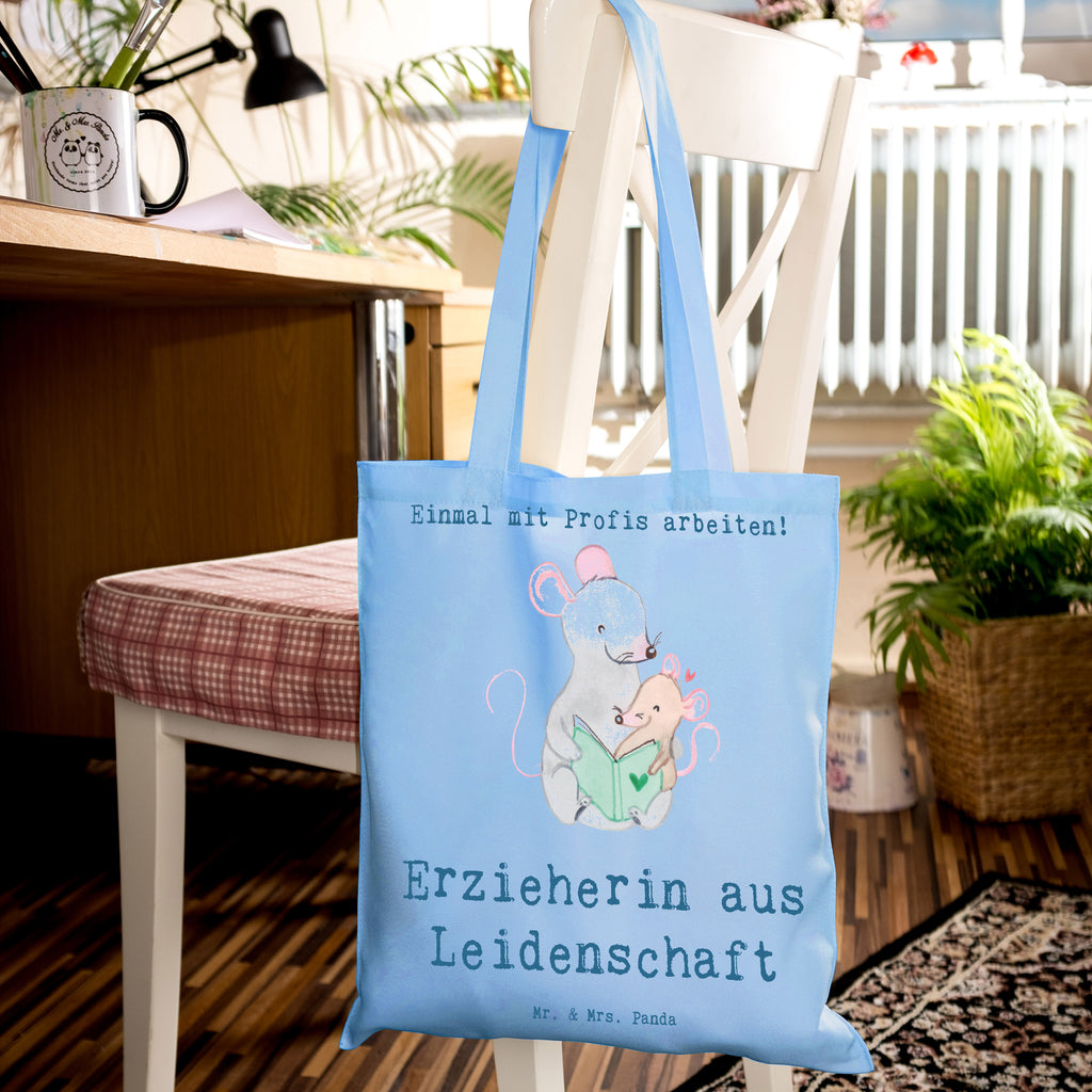 Tragetasche Erzieherin aus Leidenschaft Beuteltasche, Beutel, Einkaufstasche, Jutebeutel, Stoffbeutel, Tasche, Shopper, Umhängetasche, Strandtasche, Schultertasche, Stofftasche, Tragetasche, Badetasche, Jutetasche, Einkaufstüte, Laptoptasche, Beruf, Ausbildung, Jubiläum, Abschied, Rente, Kollege, Kollegin, Geschenk, Schenken, Arbeitskollege, Mitarbeiter, Firma, Danke, Dankeschön, Erzieherin, Kindergärtnerin, Pädagogin, Abschiedsgeschenke Kindergarten