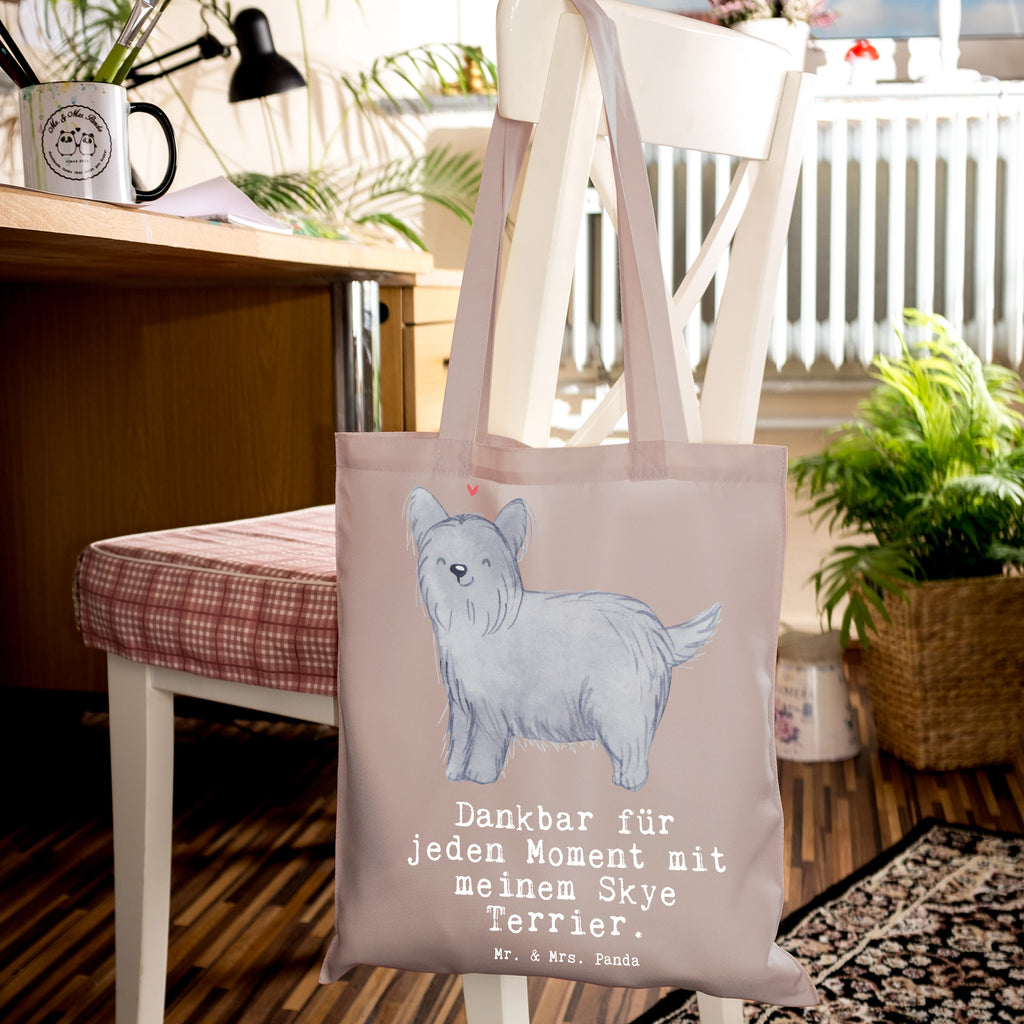 Tragetasche Skye Terrier Moment Beuteltasche, Beutel, Einkaufstasche, Jutebeutel, Stoffbeutel, Tasche, Shopper, Umhängetasche, Strandtasche, Schultertasche, Stofftasche, Tragetasche, Badetasche, Jutetasche, Einkaufstüte, Laptoptasche, Hund, Hunderasse, Rassehund, Hundebesitzer, Geschenk, Tierfreund, Schenken, Welpe, Skye Terrier, Terrier