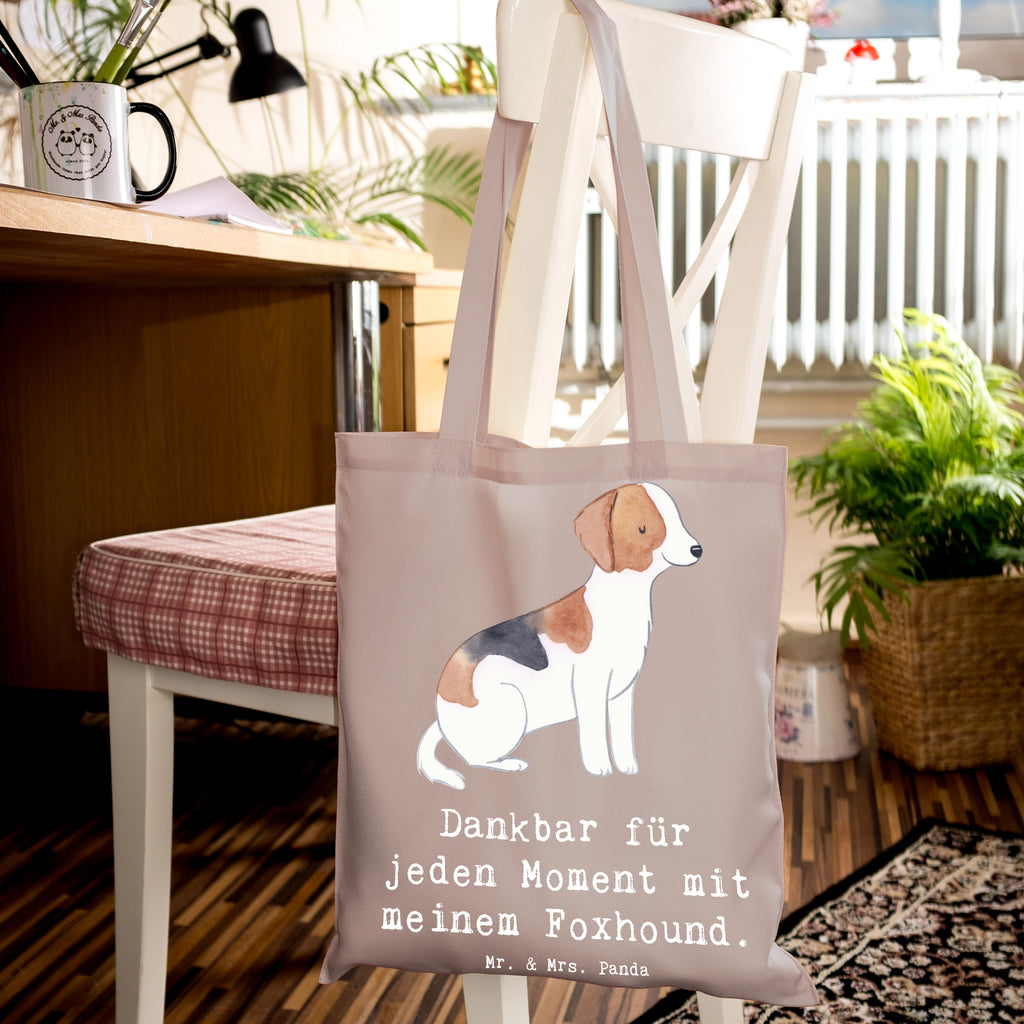 Tragetasche Foxhound Moment Beuteltasche, Beutel, Einkaufstasche, Jutebeutel, Stoffbeutel, Tasche, Shopper, Umhängetasche, Strandtasche, Schultertasche, Stofftasche, Tragetasche, Badetasche, Jutetasche, Einkaufstüte, Laptoptasche, Hund, Hunderasse, Rassehund, Hundebesitzer, Geschenk, Tierfreund, Schenken, Welpe, Foxhound, Jagdhund, Laufhund