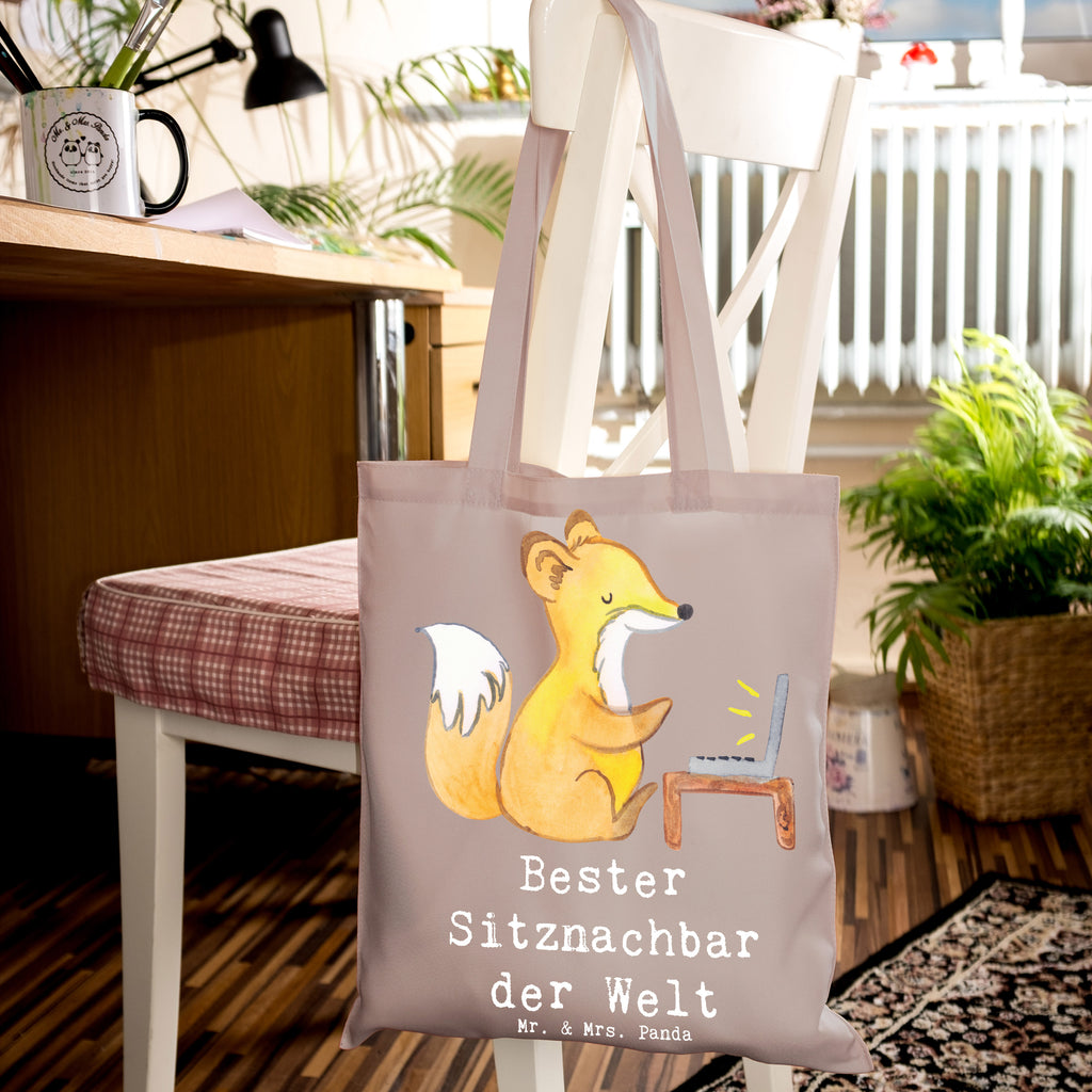 Tragetasche Fuchs Bester Sitznachbar der Welt Beuteltasche, Beutel, Einkaufstasche, Jutebeutel, Stoffbeutel, Tasche, Shopper, Umhängetasche, Strandtasche, Schultertasche, Stofftasche, Tragetasche, Badetasche, Jutetasche, Einkaufstüte, Laptoptasche, für, Dankeschön, Geschenk, Schenken, Geburtstag, Geburtstagsgeschenk, Geschenkidee, Danke, Bedanken, Mitbringsel, Freude machen, Geschenktipp, Sitznachbar, Stuhlnachbar, Nachbar, Uni, Universität, Seminar, Kommilitone, Tischnachbar, Schule, Mitschüler, Mitstudent, Hochschule