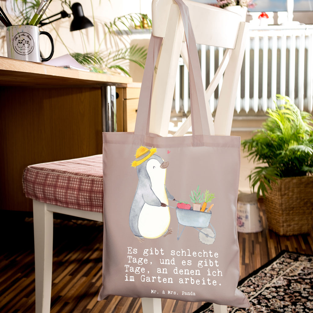 Tragetasche Pinguin Gartenarbeit Beuteltasche, Beutel, Einkaufstasche, Jutebeutel, Stoffbeutel, Tasche, Shopper, Umhängetasche, Strandtasche, Schultertasche, Stofftasche, Tragetasche, Badetasche, Jutetasche, Einkaufstüte, Laptoptasche, Geschenk, Sport, Sportart, Hobby, Schenken, Danke, Dankeschön, Auszeichnung, Gewinn, Sportler, Gartenarbeit, Urban gardening, Gärtnern, Gartenpflege