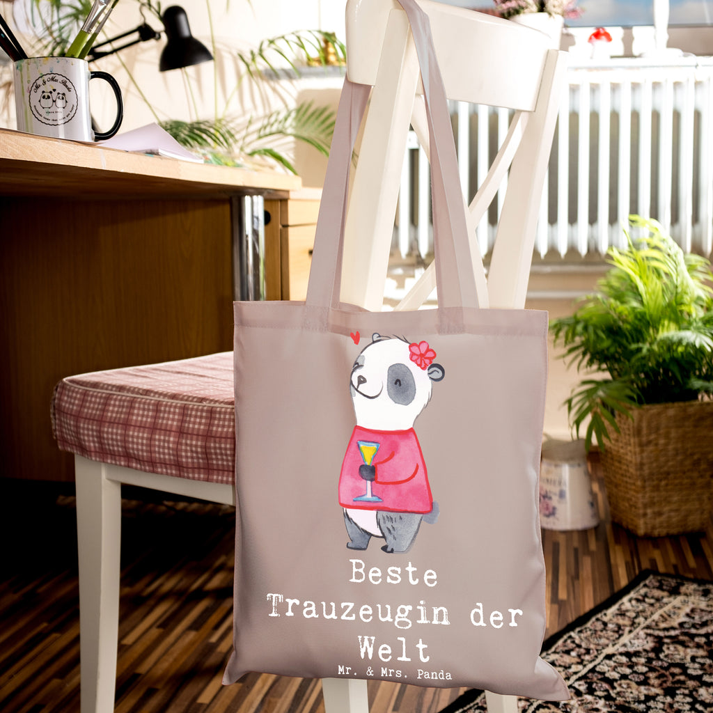 Tragetasche Panda Beste Trauzeugin der Welt Beuteltasche, Beutel, Einkaufstasche, Jutebeutel, Stoffbeutel, Tasche, Shopper, Umhängetasche, Strandtasche, Schultertasche, Stofftasche, Tragetasche, Badetasche, Jutetasche, Einkaufstüte, Laptoptasche, für, Dankeschön, Geschenk, Schenken, Geburtstag, Geburtstagsgeschenk, Geschenkidee, Danke, Bedanken, Mitbringsel, Freude machen, Geschenktipp, Trauzeugin, Trauhzeugin, Freundin, Hochzeit, Heirat, JGA, Trauung, Kirche, Standesamt, Braut