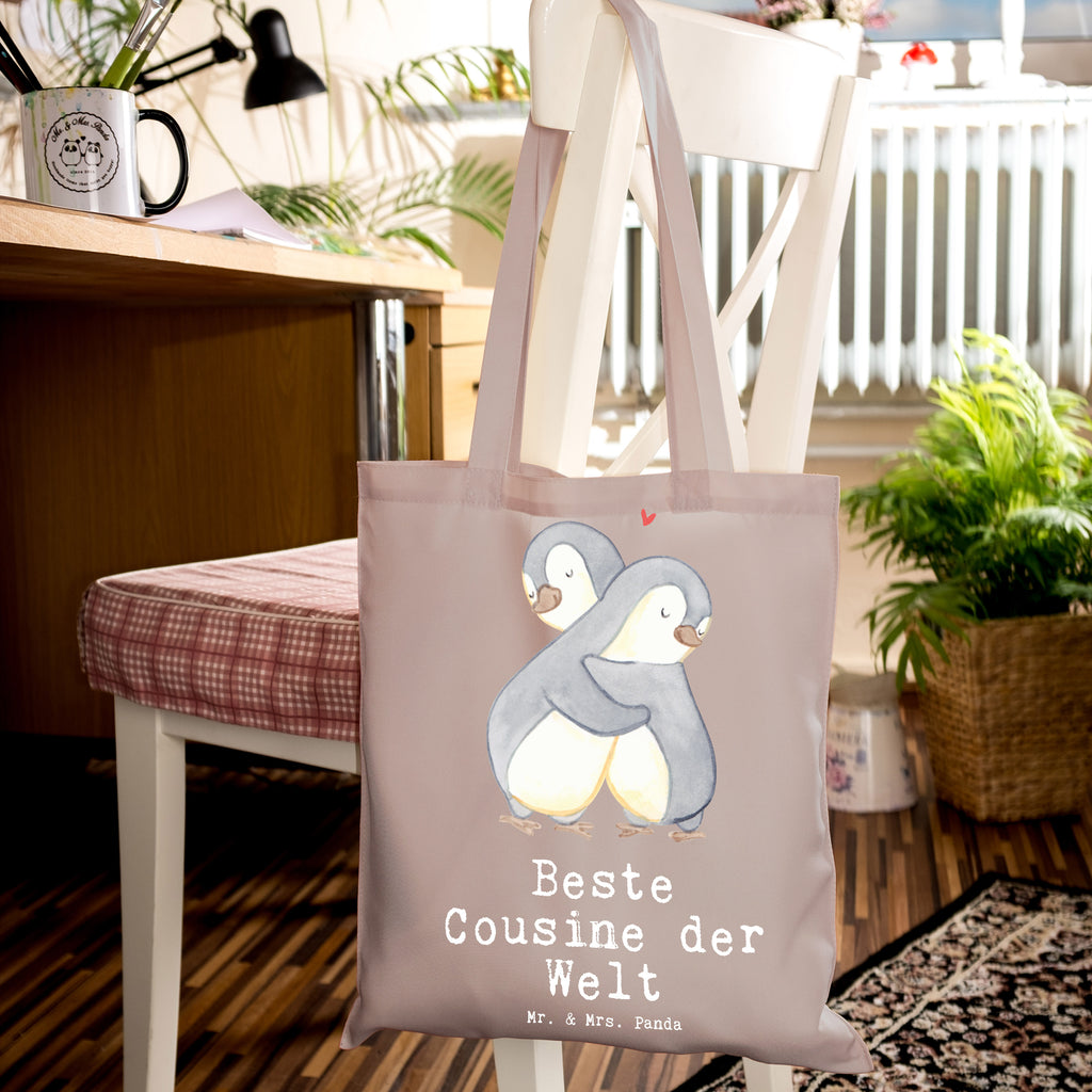 Tragetasche Pinguin Beste Cousine der Welt Beuteltasche, Beutel, Einkaufstasche, Jutebeutel, Stoffbeutel, Tasche, Shopper, Umhängetasche, Strandtasche, Schultertasche, Stofftasche, Tragetasche, Badetasche, Jutetasche, Einkaufstüte, Laptoptasche, für, Dankeschön, Geschenk, Schenken, Geburtstag, Geburtstagsgeschenk, Geschenkidee, Danke, Bedanken, Mitbringsel, Freude machen, Geschenktipp, Cousine, Kusine, Kousine, Cousinchen, Tochter von Onkel, Tochter von Tante, Familie, Verwandtschaft, Cousin