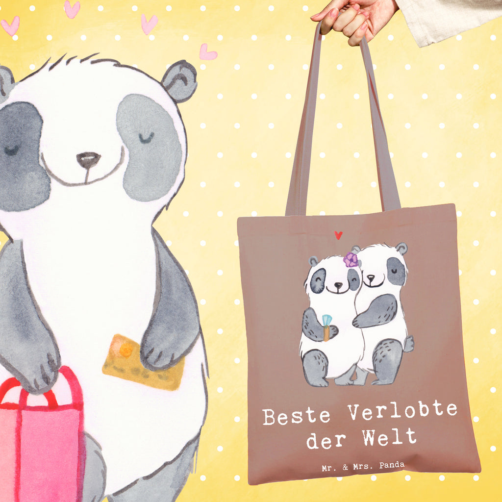 Tragetasche Panda Beste Verlobte der Welt Beuteltasche, Beutel, Einkaufstasche, Jutebeutel, Stoffbeutel, Tasche, Shopper, Umhängetasche, Strandtasche, Schultertasche, Stofftasche, Tragetasche, Badetasche, Jutetasche, Einkaufstüte, Laptoptasche, für, Dankeschön, Geschenk, Schenken, Geburtstag, Geburtstagsgeschenk, Geschenkidee, Danke, Bedanken, Mitbringsel, Freude machen, Geschenktipp, Verlobte, Verloben, Verlobung, Traumfrau, Frau, Freundin, Ehefrau, Zukünftige, Hochzeit, Ehe