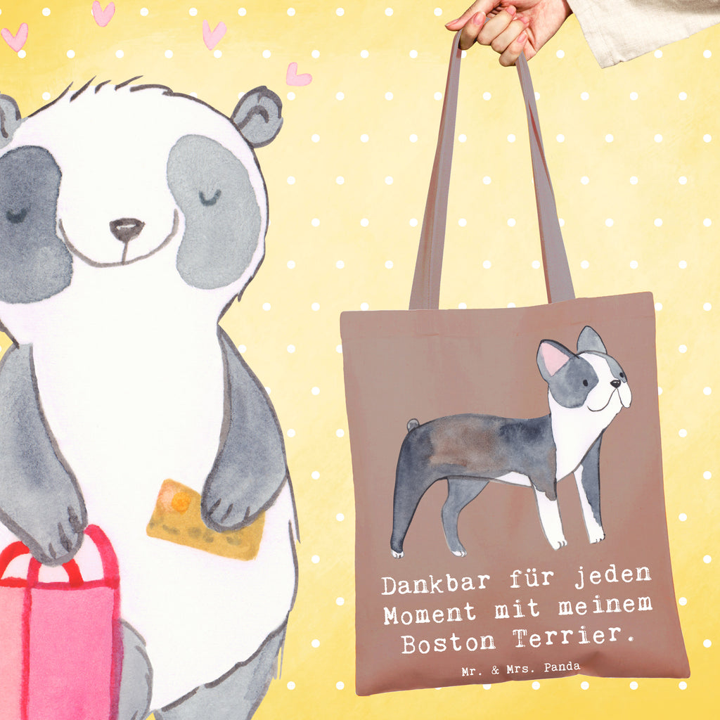 Tragetasche Boston Terrier Moment Beuteltasche, Beutel, Einkaufstasche, Jutebeutel, Stoffbeutel, Tasche, Shopper, Umhängetasche, Strandtasche, Schultertasche, Stofftasche, Tragetasche, Badetasche, Jutetasche, Einkaufstüte, Laptoptasche, Hund, Hunderasse, Rassehund, Hundebesitzer, Geschenk, Tierfreund, Schenken, Welpe, Boston Terrier