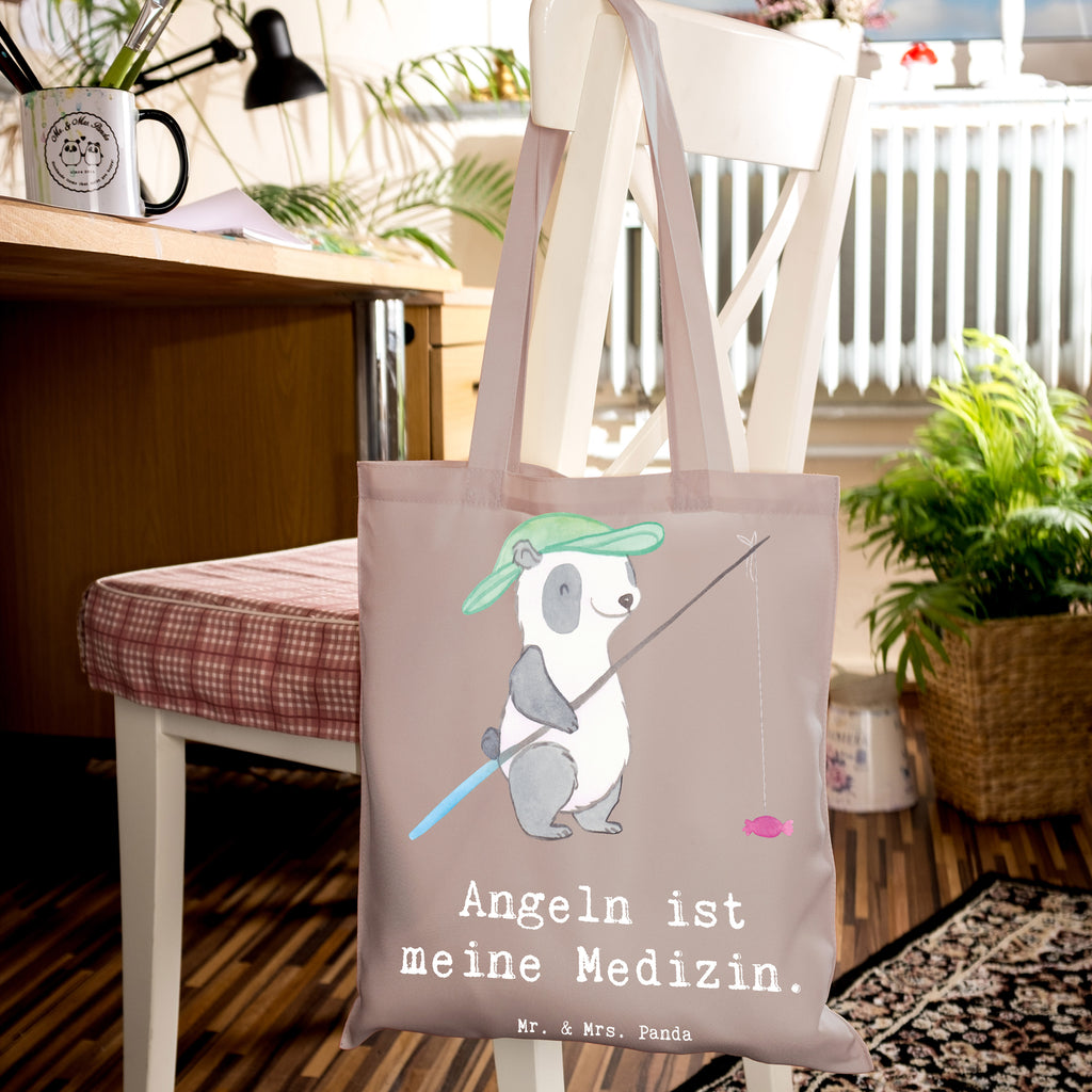 Tragetasche Panda Angeln Beuteltasche, Beutel, Einkaufstasche, Jutebeutel, Stoffbeutel, Tasche, Shopper, Umhängetasche, Strandtasche, Schultertasche, Stofftasche, Tragetasche, Badetasche, Jutetasche, Einkaufstüte, Laptoptasche, Geschenk, Sport, Sportart, Hobby, Schenken, Danke, Dankeschön, Auszeichnung, Gewinn, Sportler, angeln, Angelsport, Angelverein, Angler, angeln gehen, Hobbyangler