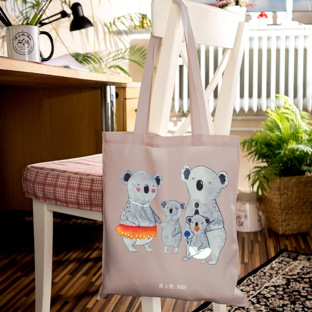 Tragetasche Koala Familie Beuteltasche, Beutel, Einkaufstasche, Jutebeutel, Stoffbeutel, Tasche, Shopper, Umhängetasche, Strandtasche, Schultertasche, Stofftasche, Tragetasche, Badetasche, Jutetasche, Einkaufstüte, Laptoptasche, Familie, Vatertag, Muttertag, Bruder, Schwester, Mama, Papa, Oma, Opa, Koala, Koalas, Family, Kinder, Geschwister, Familienleben