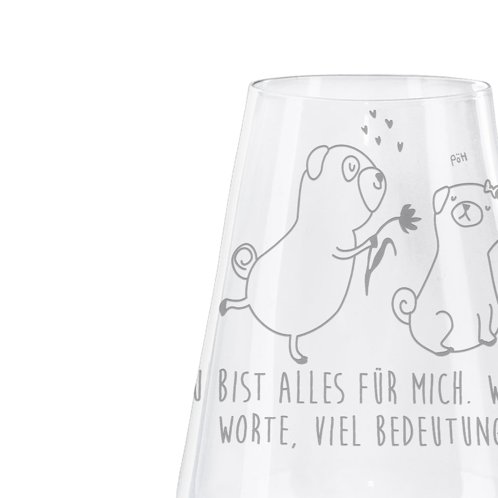 Weißwein Glas Mops verliebt Weißweinglas, Weinglas, Weißwein Glas, Weinglas mit Gravur, Geschenk für Weinliebhaber, Spülmaschinenfeste Weingläser, Hochwertige Weinaccessoires, Hund, Hundemotiv, Haustier, Hunderasse, Tierliebhaber, Hundebesitzer, Sprüche, Mops, Möpse, Hundeliebe, verliebt, Liebe, Liebesspruch. Verlobt, Geschenk Freund, Partner