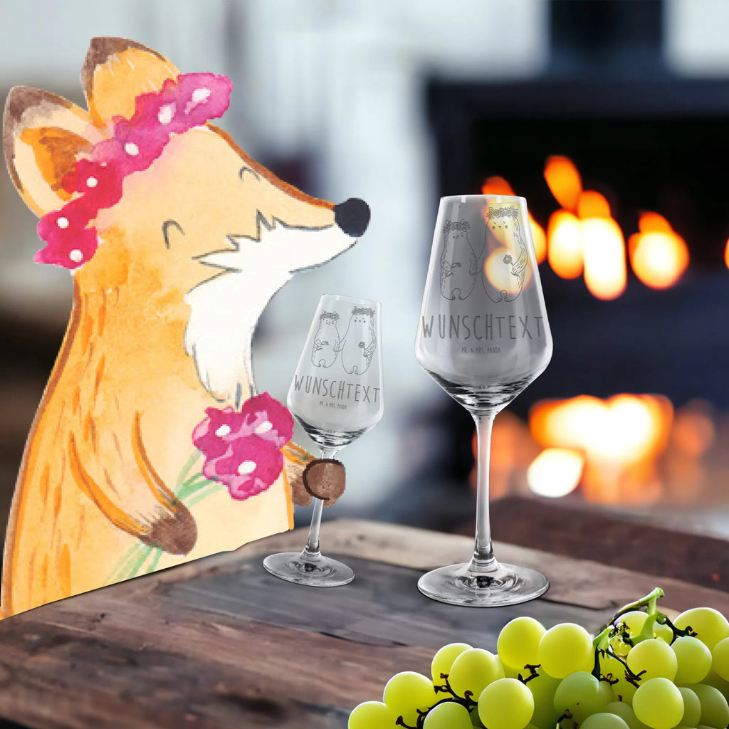 Personalisiertes Weißwein Glas Bären mit Blumenkranz Personalisiertes Weißweinglas, Personalisiertes Weinglas, Personalisiertes Weißwein Glas, Personalisiertes Weinglas mit Gravur, Personalisiertes Geschenk für Weinliebhaber, Personalisierte Spülmaschinenfeste Weingläser, Personalisierte Weinaccessoires, Weißweinglas mit Namen, Weinglas mit Namen, Weißwein Glas mit Namen, Weinglas mit Gravur mit Namen, Geschenk für Weinliebhaber mit Namen, Spülmaschinenfeste Weingläser mit Namen, Hochwertige Weinaccessoires mit Namen, Familie, Vatertag, Muttertag, Bruder, Schwester, Mama, Papa, Oma, Opa, Bär, Bären, Mutter, Mutti, Mami, Lieblingsmensch, Lieblingsmama, beste Mutter, weltbeste Mama, Geschenk Mama. Muttertag, Tochter, Kind, Kinder, Töchter, Family, Vorbild