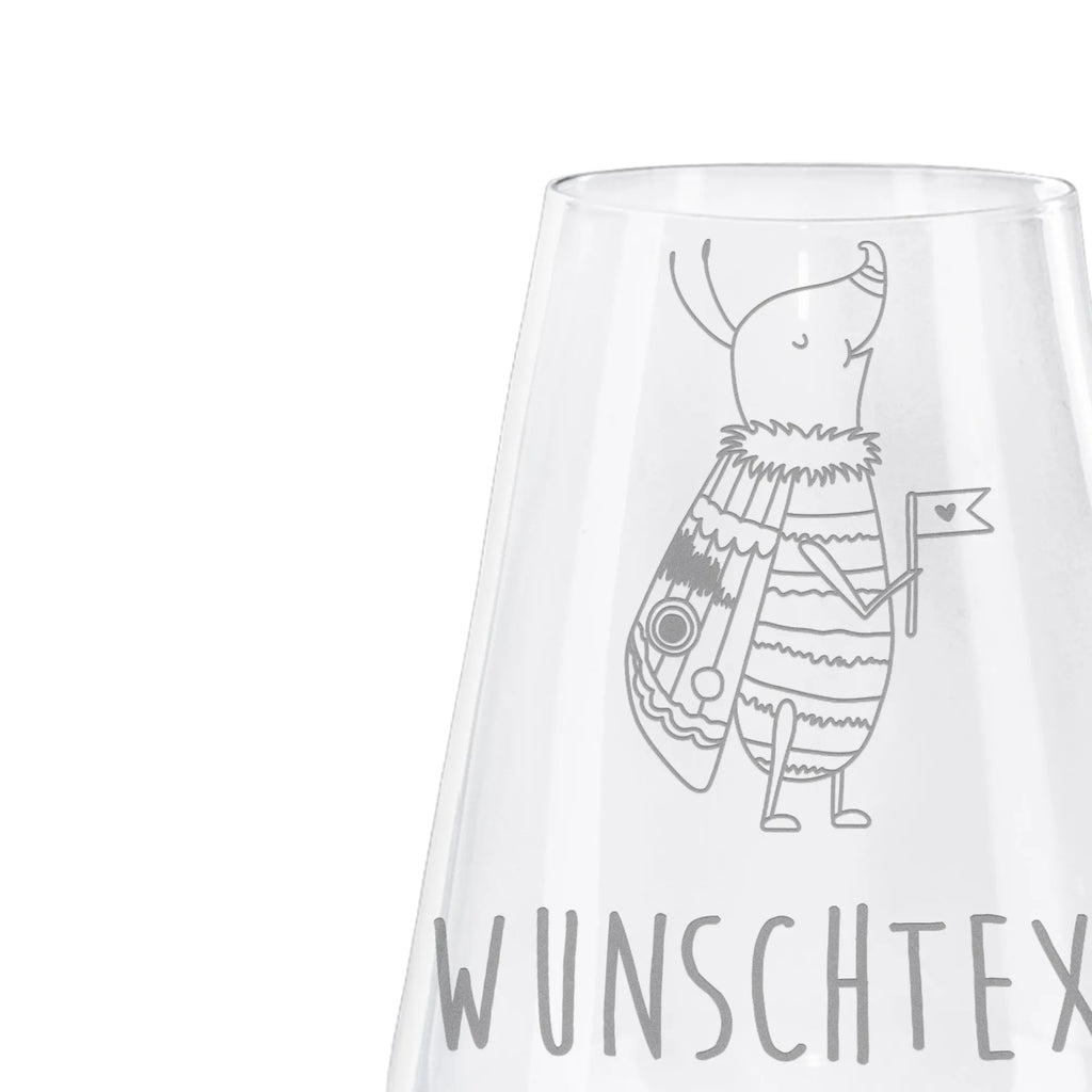 Personalisiertes Weißwein Glas Nachtfalter mit Fähnchen Personalisiertes Weißweinglas, Personalisiertes Weinglas, Personalisiertes Weißwein Glas, Personalisiertes Weinglas mit Gravur, Personalisiertes Geschenk für Weinliebhaber, Personalisierte Spülmaschinenfeste Weingläser, Personalisierte Weinaccessoires, Weißweinglas mit Namen, Weinglas mit Namen, Weißwein Glas mit Namen, Weinglas mit Gravur mit Namen, Geschenk für Weinliebhaber mit Namen, Spülmaschinenfeste Weingläser mit Namen, Hochwertige Weinaccessoires mit Namen, Tiermotive, Gute Laune, lustige Sprüche, Tiere, Nachtfalter, Käfer, Spruch lustig, Spruch witzig, süß, niedlich, Küche Deko, Was kostet die Welt