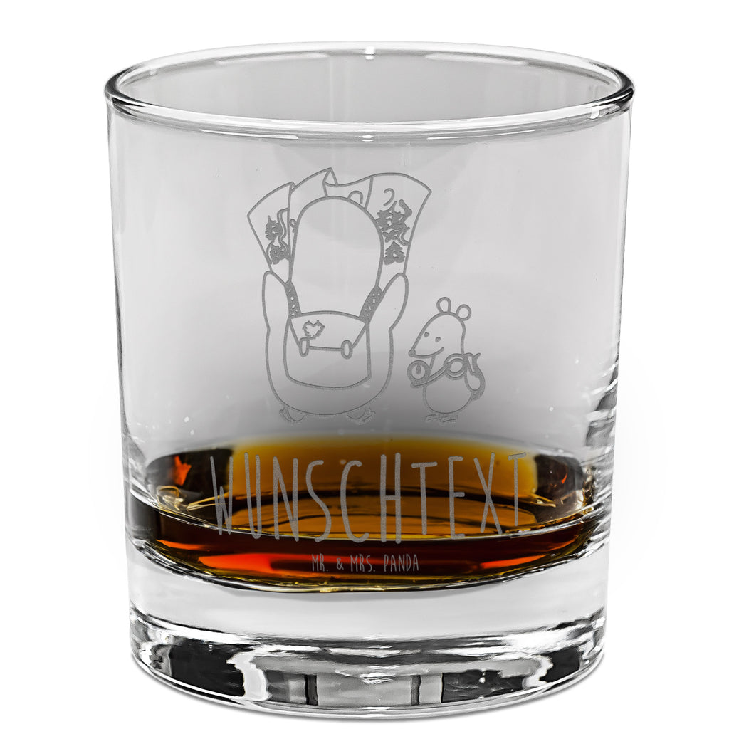Personalisiertes Whiskey Glas Pinguin & Maus Wanderer Whiskeylgas, Whiskey Glas, Whiskey Glas mit Gravur, Whiskeyglas mit Spruch, Whiskey Glas mit Sprüchen, Pinguin, Pinguine, Abenteurer, Abenteuer, Roadtrip, Ausflug, Wanderlust, wandern