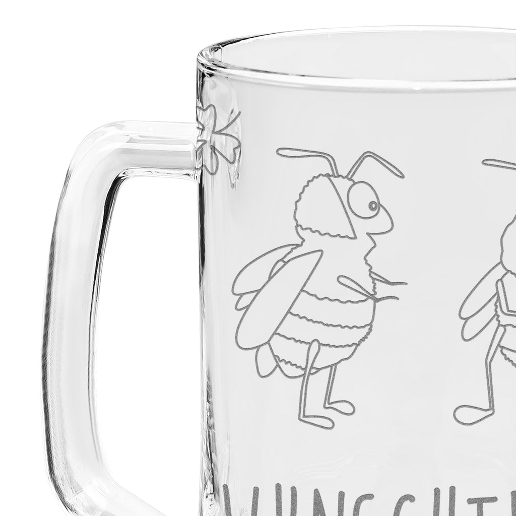 Personalisierter Gravur Bierkrug Bienen Paar Personalisierter Bierkrug, Personalisierter Bier Krug, Personalisiertes Bierkrug Glas, Bierkrug mit Namen, Bier Krug mit Namen, Bierkrug Glas mit Namen, Vatertag, Wunschtext, Wunschname, Personalisierbar, Selbst gestalten, Liebe, Partner, Freund, Freundin, Ehemann, Ehefrau, Heiraten, Verlobung, Heiratsantrag, Liebesgeschenk, Jahrestag, Hocheitstag, Valentinstag, Geschenk für Frauen, Hochzeitstag, Mitbringsel, Geschenk für Freundin, Geschenk für Partner, Liebesbeweis, für Männer, für Ehemann, Schildkröten, verliebte Schildkröten