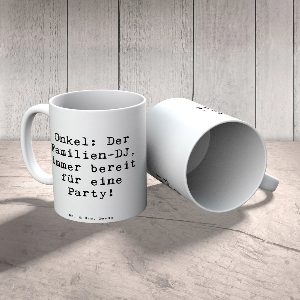 Tasse Spruch Onkel Familien-DJ Tasse, Kaffeetasse, Teetasse, Becher, Kaffeebecher, Teebecher, Keramiktasse, Porzellantasse, Büro Tasse, Geschenk Tasse, Tasse Sprüche, Tasse Motive, Kaffeetassen, Tasse bedrucken, Designer Tasse, Cappuccino Tassen, Schöne Teetassen, Familie, Vatertag, Muttertag, Bruder, Schwester, Mama, Papa, Oma, Opa