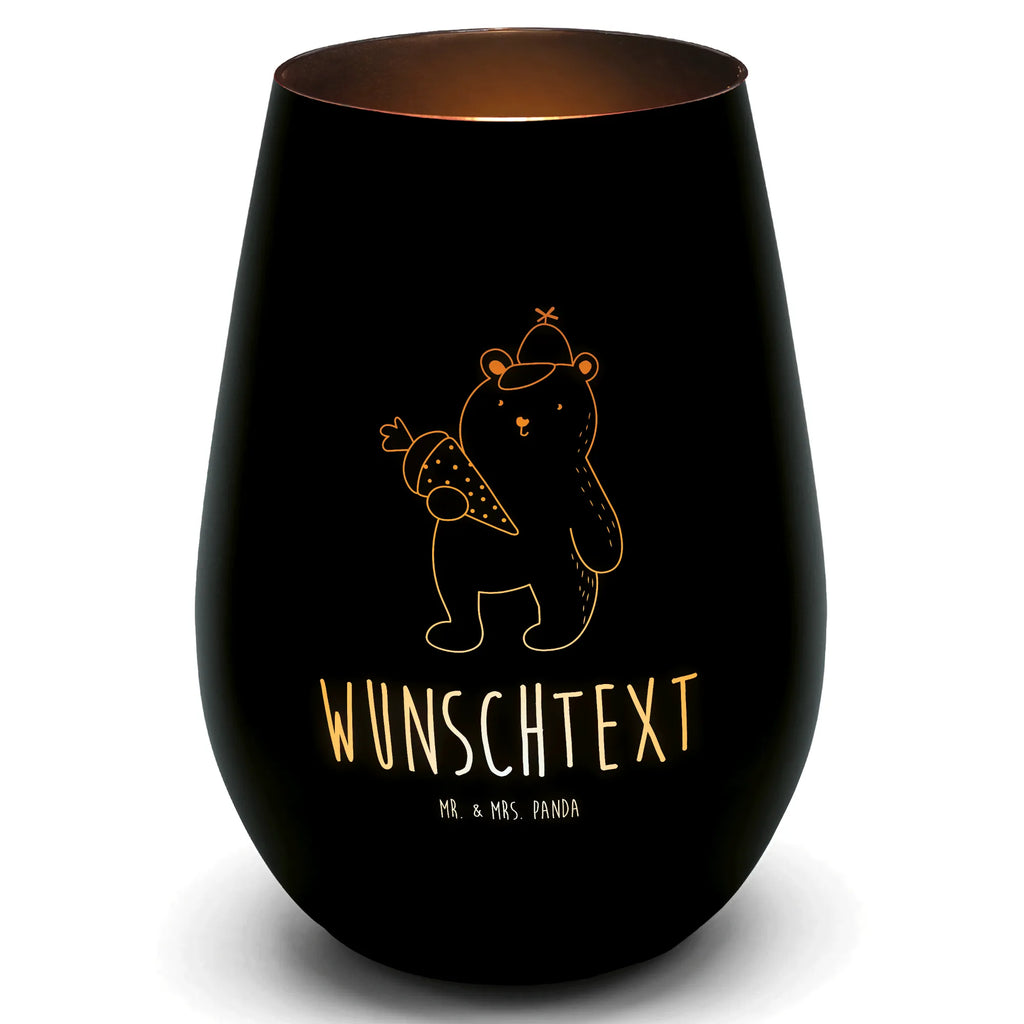 Gold Windlicht Personalisiert Bär Schultüte Personalisiertes Windlicht, Personalisiertes Teelicht, Personalisiertes Graviertes Windlicht, Personalisiertes Windlicht Gravur, Personalisierte Kerze, Personalisiertes Windlicht aus Glas, Personalisiertes Teelicht aus Glas, Personalisiertes Windlicht mit Namen, Teelicht mit Namen, Graviertes Windlicht mit Namen, Windlicht Gravur mit Namen, Kerze mit Namen, Windlicht aus Glas mit Namen, Teelicht aus Glas mit Namen, Wunschtext, Personalisierbar, Selbst gestalten, Bär, Teddy, Teddybär, Bär Motiv, Schultüte, Erster Schultag Geschenk, Einschulung Geschenk, Schule Geschenk, Grundschule, Schulanfang, Schulbeginn