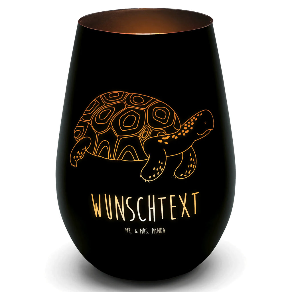 Gold Windlicht Personalisiert Schildkröte Marschieren Personalisiertes Windlicht, Personalisiertes Teelicht, Personalisiertes Graviertes Windlicht, Personalisiertes Windlicht Gravur, Personalisierte Kerze, Personalisiertes Windlicht aus Glas, Personalisiertes Teelicht aus Glas, Personalisiertes Windlicht mit Namen, Teelicht mit Namen, Graviertes Windlicht mit Namen, Windlicht Gravur mit Namen, Kerze mit Namen, Windlicht aus Glas mit Namen, Teelicht aus Glas mit Namen, Wunschtext, Personalisierbar, Selbst gestalten, Meerestiere, Meer, Urlaub, Schildkröte, Schildkröten, get lost, Abenteuer, Reiselust, Inspiration, Neustart, Motivation, Lieblingsmensch