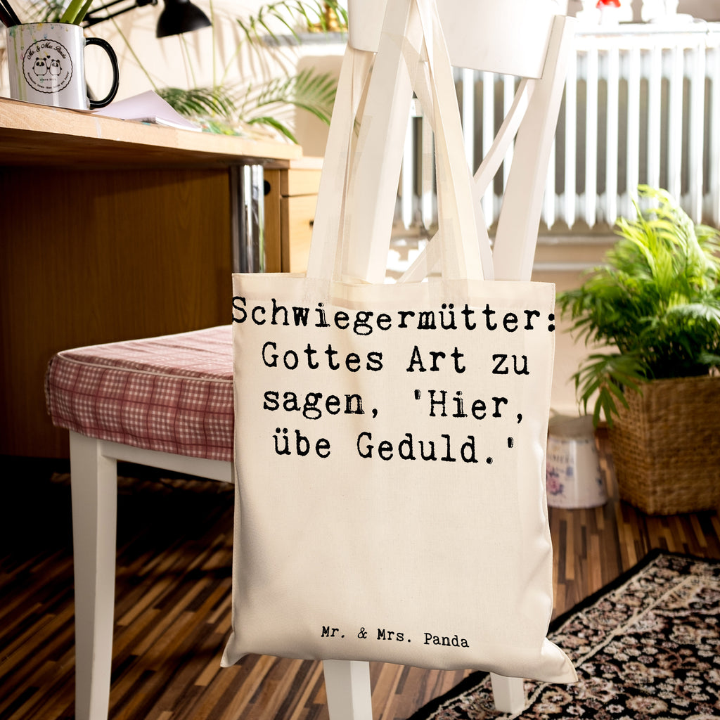 Tragetasche Spruch Schwiegermutter Geduld Beuteltasche, Beutel, Einkaufstasche, Jutebeutel, Stoffbeutel, Tasche, Shopper, Umhängetasche, Strandtasche, Schultertasche, Stofftasche, Tragetasche, Badetasche, Jutetasche, Einkaufstüte, Laptoptasche, Familie, Vatertag, Muttertag, Bruder, Schwester, Mama, Papa, Oma, Opa