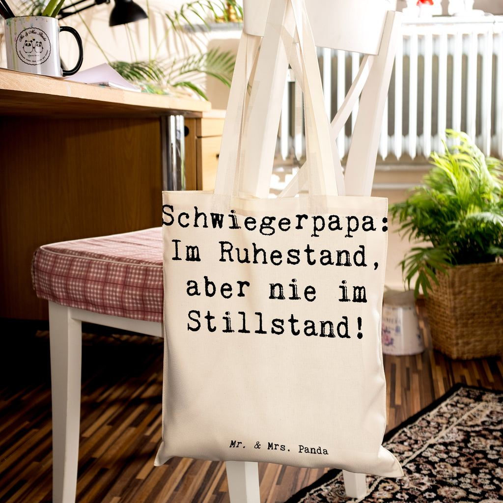 Tragetasche Spruch Schwiegerpapa Ruhestand Beuteltasche, Beutel, Einkaufstasche, Jutebeutel, Stoffbeutel, Tasche, Shopper, Umhängetasche, Strandtasche, Schultertasche, Stofftasche, Tragetasche, Badetasche, Jutetasche, Einkaufstüte, Laptoptasche, Familie, Vatertag, Muttertag, Bruder, Schwester, Mama, Papa, Oma, Opa