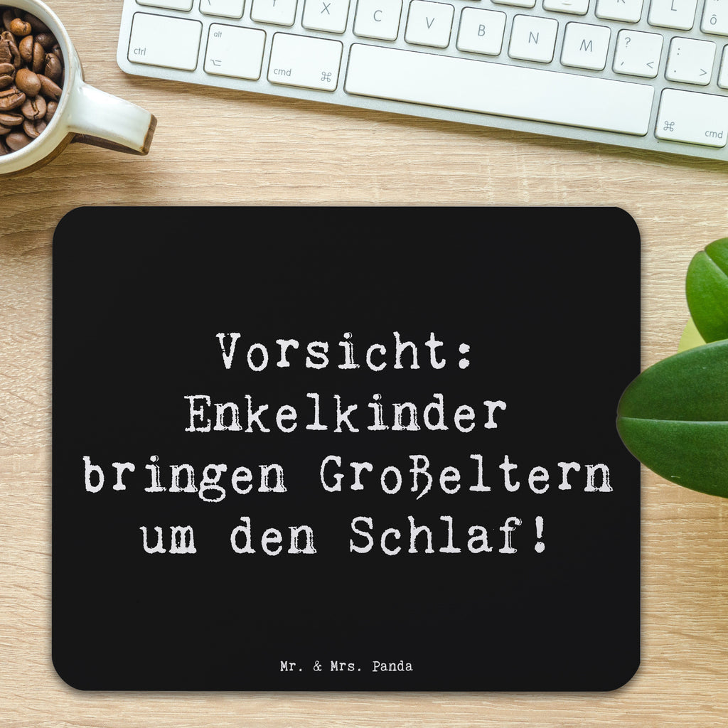 Mauspad Vorsicht: Enkelkinder bringen Großeltern um den Schlaf! Mousepad, Computer zubehör, Büroausstattung, PC Zubehör, Arbeitszimmer, Mauspad, Einzigartiges Mauspad, Designer Mauspad, Mausunterlage, Mauspad Büro, Familie, Vatertag, Muttertag, Bruder, Schwester, Mama, Papa, Oma, Opa