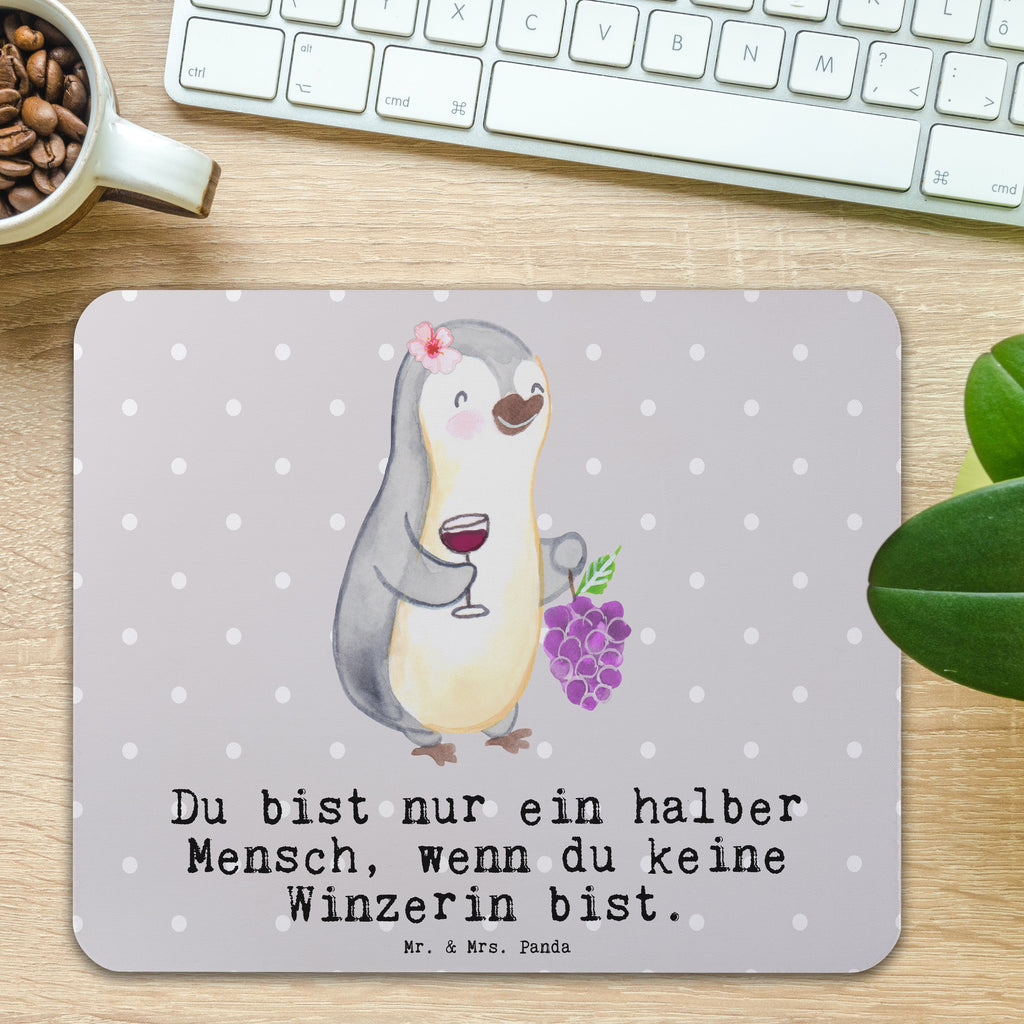 Mauspad Winzerin mit Herz Mousepad, Computer zubehör, Büroausstattung, PC Zubehör, Arbeitszimmer, Mauspad, Einzigartiges Mauspad, Designer Mauspad, Mausunterlage, Mauspad Büro, Beruf, Ausbildung, Jubiläum, Abschied, Rente, Kollege, Kollegin, Geschenk, Schenken, Arbeitskollege, Mitarbeiter, Firma, Danke, Dankeschön