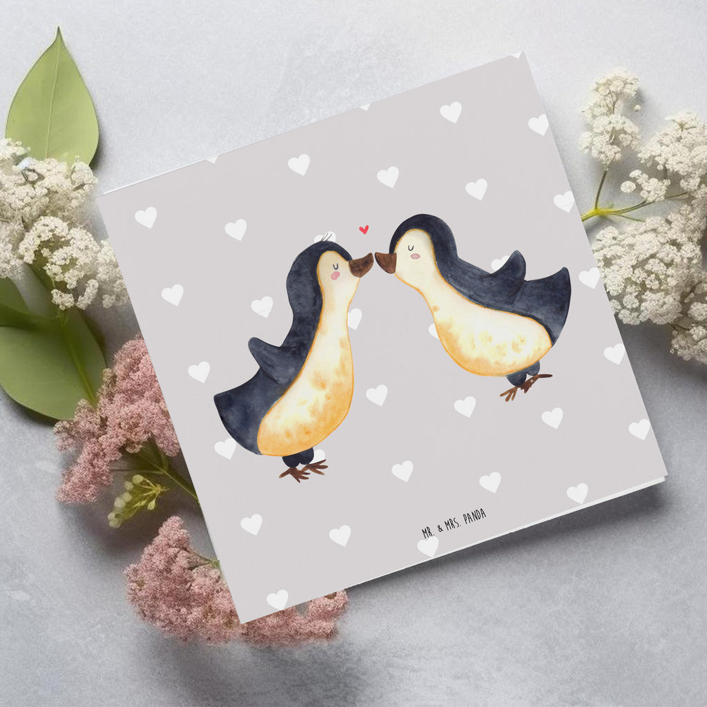 Deluxe Karte Pinguine Kuss Karte, Grußkarte, Klappkarte, Einladungskarte, Glückwunschkarte, Hochzeitskarte, Geburtstagskarte, Hochwertige Grußkarte, Hochwertige Klappkarte, Liebe, Partner, Freund, Freundin, Ehemann, Ehefrau, Heiraten, Verlobung, Heiratsantrag, Liebesgeschenk, Jahrestag, Hocheitstag, Valentinstag, Geschenk für Frauen, Hochzeitstag, Mitbringsel, Geschenk für Freundin, Geschenk für Partner, Liebesbeweis, für Männer, für Ehemann