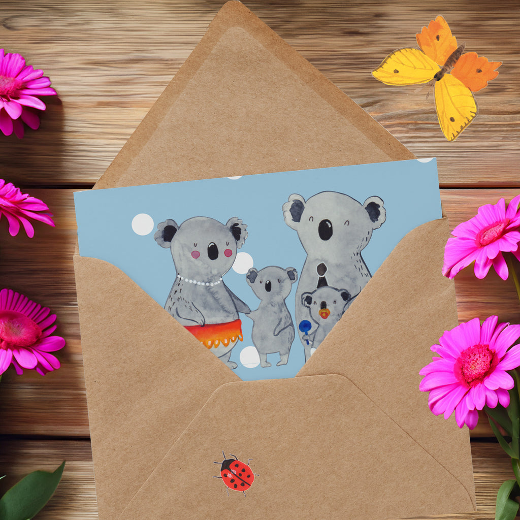 Deluxe Karte Koala Familie Karte, Grußkarte, Klappkarte, Einladungskarte, Glückwunschkarte, Hochzeitskarte, Geburtstagskarte, Hochwertige Grußkarte, Hochwertige Klappkarte, Familie, Vatertag, Muttertag, Bruder, Schwester, Mama, Papa, Oma, Opa, Koala, Koalas, Family, Kinder, Geschwister, Familienleben