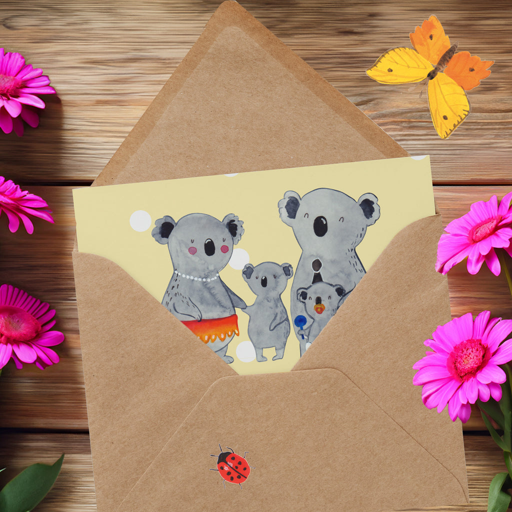 Deluxe Karte Koala Familie Karte, Grußkarte, Klappkarte, Einladungskarte, Glückwunschkarte, Hochzeitskarte, Geburtstagskarte, Hochwertige Grußkarte, Hochwertige Klappkarte, Familie, Vatertag, Muttertag, Bruder, Schwester, Mama, Papa, Oma, Opa, Koala, Koalas, Family, Kinder, Geschwister, Familienleben