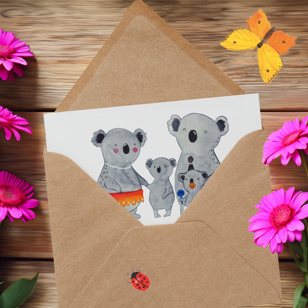 Deluxe Karte Koala Familie Karte, Grußkarte, Klappkarte, Einladungskarte, Glückwunschkarte, Hochzeitskarte, Geburtstagskarte, Hochwertige Grußkarte, Hochwertige Klappkarte, Familie, Vatertag, Muttertag, Bruder, Schwester, Mama, Papa, Oma, Opa, Koala, Koalas, Family, Kinder, Geschwister, Familienleben