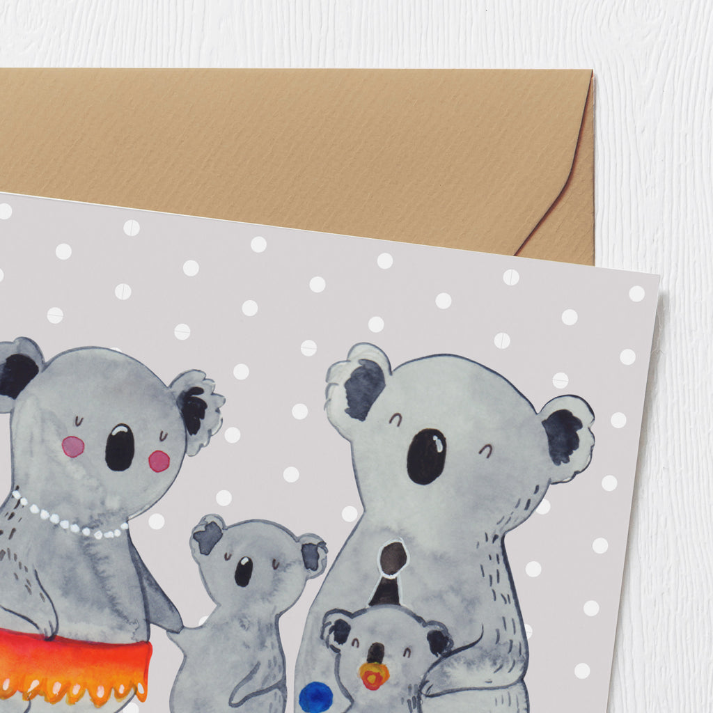 Deluxe Karte Koala Familie Karte, Grußkarte, Klappkarte, Einladungskarte, Glückwunschkarte, Hochzeitskarte, Geburtstagskarte, Hochwertige Grußkarte, Hochwertige Klappkarte, Familie, Vatertag, Muttertag, Bruder, Schwester, Mama, Papa, Oma, Opa, Koala, Koalas, Family, Kinder, Geschwister, Familienleben