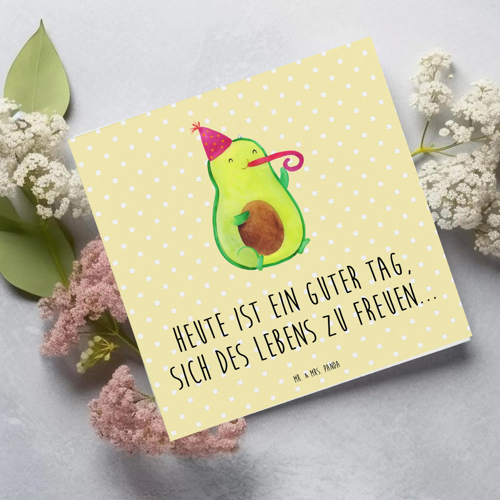 Deluxe Karte Avocado Feier Karte, Grußkarte, Klappkarte, Einladungskarte, Glückwunschkarte, Hochzeitskarte, Geburtstagskarte, Hochwertige Grußkarte, Hochwertige Klappkarte, Avocado, Veggie, Vegan, Gesund, Party, Feierlichkeit, Feier, Fete, Geburtstag, Gute Laune, Tröte