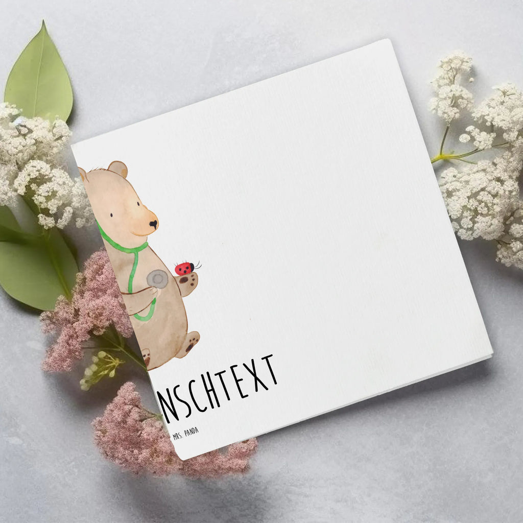 Personalisierte Deluxe Karte Bär Arzt Personalisierte Grußkarte, Personalisiertere Klappkarte, Personalisierte Einladungskarte, Personalisierte Glückwunschkarte, Personalisierte Hochzeitskarte, Personalisierte Geburtstagskarte, Grußkarte mit Namen, Grußkarte selber drucken, Grußkarte selbst gestalten, Grußkarte mit persönlichen Nachrichten, Grußkarte als Geldgeschenk, Grußkarten personalisiert, Personalisierte Karte, Bär, Teddy, Teddybär, Arzt, Ärztin, Doktor, Professor, Doktorin, Professorin