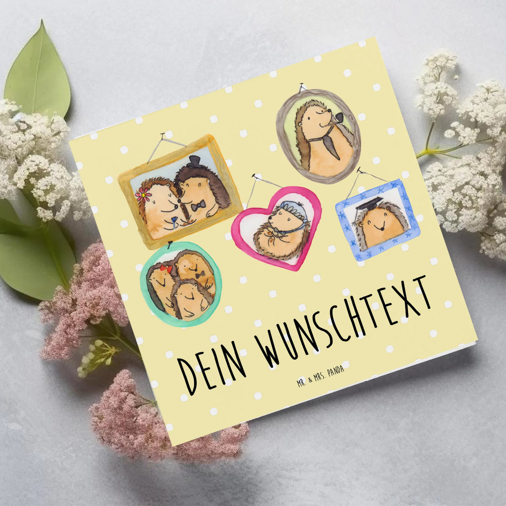 Personalisierte Deluxe Karte Igel Familie Personalisierte Grußkarte, Personalisiertere Klappkarte, Personalisierte Einladungskarte, Personalisierte Glückwunschkarte, Personalisierte Hochzeitskarte, Personalisierte Geburtstagskarte, Grußkarte mit Namen, Grußkarte selber drucken, Grußkarte selbst gestalten, Grußkarte mit persönlichen Nachrichten, Grußkarte als Geldgeschenk, Grußkarten personalisiert, Personalisierte Karte, Familie, Vatertag, Muttertag, Bruder, Schwester, Mama, Papa, Oma, Opa, Liebe, Igel, Bilder, Zusammenhalt, Glück