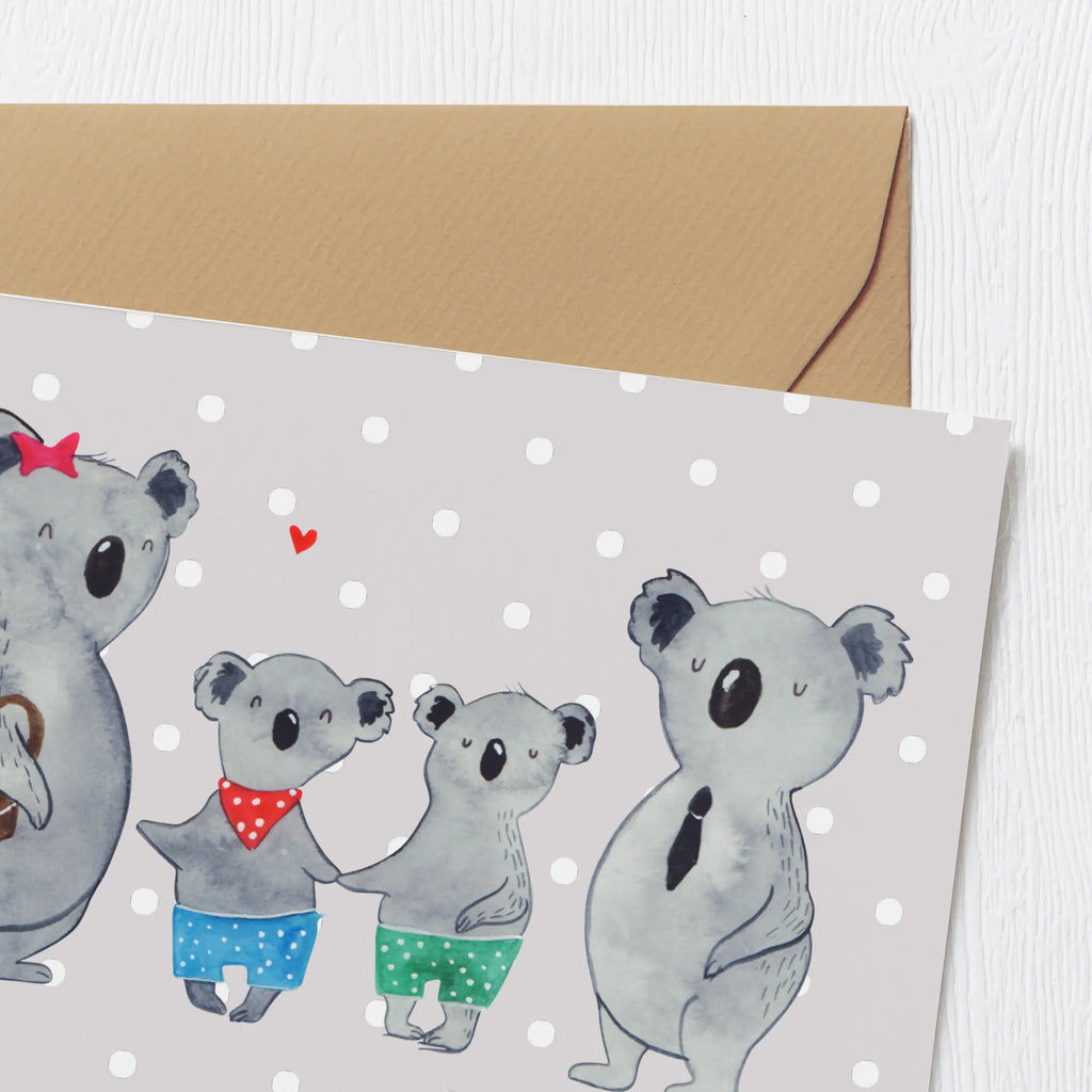 Personalisierte Deluxe Karte Koala Familie zwei Personalisierte Grußkarte, Personalisiertere Klappkarte, Personalisierte Einladungskarte, Personalisierte Glückwunschkarte, Personalisierte Hochzeitskarte, Personalisierte Geburtstagskarte, Grußkarte mit Namen, Grußkarte selber drucken, Grußkarte selbst gestalten, Grußkarte mit persönlichen Nachrichten, Grußkarte als Geldgeschenk, Grußkarten personalisiert, Personalisierte Karte, Familie, Vatertag, Muttertag, Bruder, Schwester, Mama, Papa, Oma, Opa, Koala, Koalabär, beste Familie, Familienzeit, Familienleben, Koalafamilie, Lieblingsfamilie