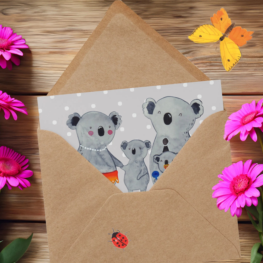 Personalisierte Deluxe Karte Koala Familie Personalisierte Grußkarte, Personalisiertere Klappkarte, Personalisierte Einladungskarte, Personalisierte Glückwunschkarte, Personalisierte Hochzeitskarte, Personalisierte Geburtstagskarte, Grußkarte mit Namen, Grußkarte selber drucken, Grußkarte selbst gestalten, Grußkarte mit persönlichen Nachrichten, Grußkarte als Geldgeschenk, Grußkarten personalisiert, Personalisierte Karte, Familie, Vatertag, Muttertag, Bruder, Schwester, Mama, Papa, Oma, Opa, Koala, Koalas, Family, Kinder, Geschwister, Familienleben