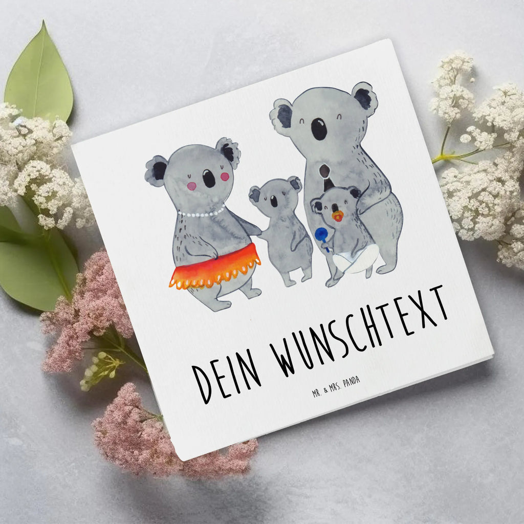 Personalisierte Deluxe Karte Koala Familie Personalisierte Grußkarte, Personalisiertere Klappkarte, Personalisierte Einladungskarte, Personalisierte Glückwunschkarte, Personalisierte Hochzeitskarte, Personalisierte Geburtstagskarte, Grußkarte mit Namen, Grußkarte selber drucken, Grußkarte selbst gestalten, Grußkarte mit persönlichen Nachrichten, Grußkarte als Geldgeschenk, Grußkarten personalisiert, Personalisierte Karte, Familie, Vatertag, Muttertag, Bruder, Schwester, Mama, Papa, Oma, Opa, Koala, Koalas, Family, Kinder, Geschwister, Familienleben