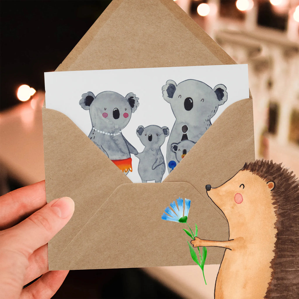 Personalisierte Deluxe Karte Koala Familie Personalisierte Grußkarte, Personalisiertere Klappkarte, Personalisierte Einladungskarte, Personalisierte Glückwunschkarte, Personalisierte Hochzeitskarte, Personalisierte Geburtstagskarte, Grußkarte mit Namen, Grußkarte selber drucken, Grußkarte selbst gestalten, Grußkarte mit persönlichen Nachrichten, Grußkarte als Geldgeschenk, Grußkarten personalisiert, Personalisierte Karte, Familie, Vatertag, Muttertag, Bruder, Schwester, Mama, Papa, Oma, Opa, Koala, Koalas, Family, Kinder, Geschwister, Familienleben