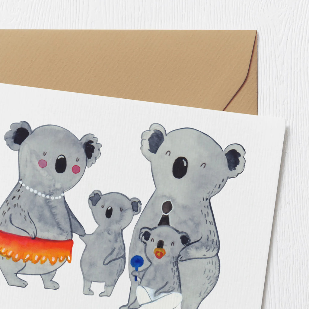 Personalisierte Deluxe Karte Koala Familie Personalisierte Grußkarte, Personalisiertere Klappkarte, Personalisierte Einladungskarte, Personalisierte Glückwunschkarte, Personalisierte Hochzeitskarte, Personalisierte Geburtstagskarte, Grußkarte mit Namen, Grußkarte selber drucken, Grußkarte selbst gestalten, Grußkarte mit persönlichen Nachrichten, Grußkarte als Geldgeschenk, Grußkarten personalisiert, Personalisierte Karte, Familie, Vatertag, Muttertag, Bruder, Schwester, Mama, Papa, Oma, Opa, Koala, Koalas, Family, Kinder, Geschwister, Familienleben