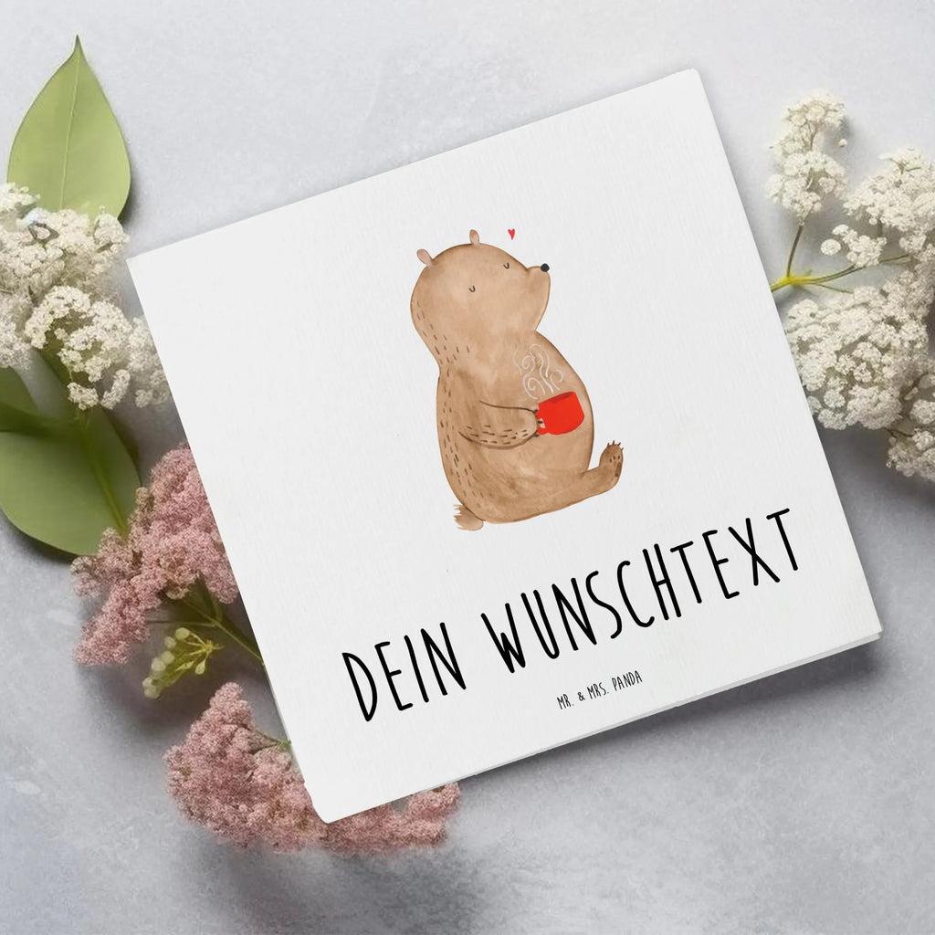 Personalisierte Deluxe Karte Bär Morgenkaffee Personalisierte Grußkarte, Personalisiertere Klappkarte, Personalisierte Einladungskarte, Personalisierte Glückwunschkarte, Personalisierte Hochzeitskarte, Personalisierte Geburtstagskarte, Grußkarte mit Namen, Grußkarte selber drucken, Grußkarte selbst gestalten, Grußkarte mit persönlichen Nachrichten, Grußkarte als Geldgeschenk, Grußkarten personalisiert, Personalisierte Karte, Liebe, Partner, Freund, Freundin, Ehemann, Ehefrau, Heiraten, Verlobung, Heiratsantrag, Liebesgeschenk, Jahrestag, Hocheitstag, Valentinstag, Geschenk für Frauen, Hochzeitstag, Mitbringsel, Geschenk für Freundin, Geschenk für Partner, Liebesbeweis, für Männer, für Ehemann