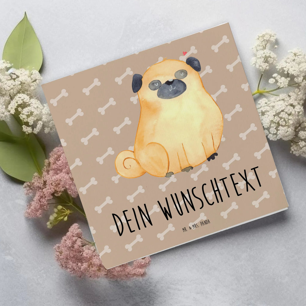 Personalisierte Deluxe Karte Mops Personalisierte Grußkarte, Personalisiertere Klappkarte, Personalisierte Einladungskarte, Personalisierte Glückwunschkarte, Personalisierte Hochzeitskarte, Personalisierte Geburtstagskarte, Grußkarte mit Namen, Grußkarte selber drucken, Grußkarte selbst gestalten, Grußkarte mit persönlichen Nachrichten, Grußkarte als Geldgeschenk, Grußkarten personalisiert, Personalisierte Karte, Hund, Hundemotiv, Haustier, Hunderasse, Tierliebhaber, Hundebesitzer, Sprüche, Mops, Liebe, Hundeliebe