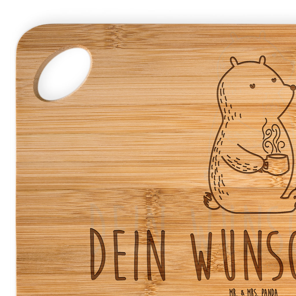 Personalisiertes Schneidebrett Bär Kaffee Personalisiertes Schneidebrett, Schneidebrett mit Namen, Schneidebrett selbst gestalten, Schneidebrett mit Wunschtext, Personalisiertes Holzbrett, Holzbrett mit Namen, Holzbrett selbst gestalten, Holzbrett mit Wunschtext, Personalisiertes Küchenbrett, Küchenbrett mit Namen, Küchenbrett selbst gestalten, Küchenbrett mit Wunschtext, Personalisiertes Frühstücksbrett, Frühstücksbrett mit Namen, Frühstücksbrett selbst gestalten, Frühstücksbrett mit Wunschtext, Personalisiertes Hackbrett, Hackbrett mit Namen, Hackbrett selbst gestalten, Hackbrett mit Wunschtext, Personalisiertes Brett, Brett mit Namen, Brett selbst gestalten, Brett mit Wunschtext, Personalisiertes Holzbrettchen, Holzbrettchen mit Namen, Holzbrettchen selbst gestalten, Holzbrettchen mit Wunschtext, Personalisiertes Servierbrett, Servierbrett mit Namen, Servierbrett selbst gestalten, Servierbrett mit Wunschtext, Bär, Teddy, Teddybär, Kaffee, Coffee, Bären, guten Morgen, Morgenroutine, Welt erobern, Welt retten, Motivation