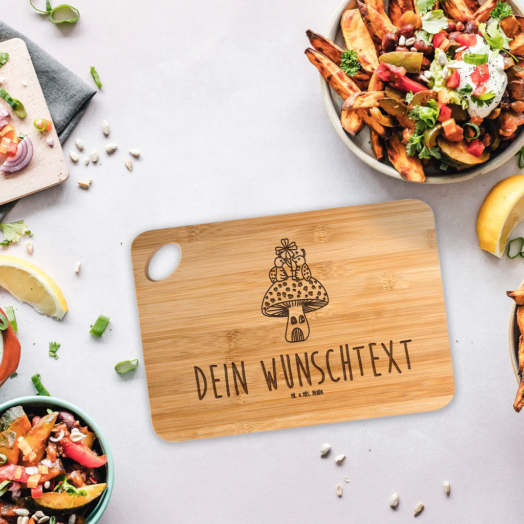 Personalisiertes Schneidebrett Marienkäfer Fliegenpilz Personalisiertes Schneidebrett, Schneidebrett mit Namen, Schneidebrett selbst gestalten, Schneidebrett mit Wunschtext, Personalisiertes Holzbrett, Holzbrett mit Namen, Holzbrett selbst gestalten, Holzbrett mit Wunschtext, Personalisiertes Küchenbrett, Küchenbrett mit Namen, Küchenbrett selbst gestalten, Küchenbrett mit Wunschtext, Personalisiertes Frühstücksbrett, Frühstücksbrett mit Namen, Frühstücksbrett selbst gestalten, Frühstücksbrett mit Wunschtext, Personalisiertes Hackbrett, Hackbrett mit Namen, Hackbrett selbst gestalten, Hackbrett mit Wunschtext, Personalisiertes Brett, Brett mit Namen, Brett selbst gestalten, Brett mit Wunschtext, Personalisiertes Holzbrettchen, Holzbrettchen mit Namen, Holzbrettchen selbst gestalten, Holzbrettchen mit Wunschtext, Personalisiertes Servierbrett, Servierbrett mit Namen, Servierbrett selbst gestalten, Servierbrett mit Wunschtext, Tiermotive, Gute Laune, lustige Sprüche, Tiere, Haus, Wohnung, zuhause, Fliegenpilz, Marienkäfer, Fleigenpilzhaus