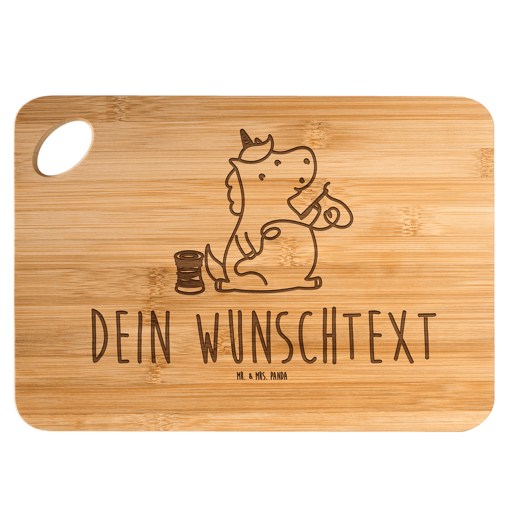 Personalisiertes Schneidebrett Einhorn Näherin Personalisiertes Schneidebrett, Schneidebrett mit Namen, Schneidebrett selbst gestalten, Schneidebrett mit Wunschtext, Personalisiertes Holzbrett, Holzbrett mit Namen, Holzbrett selbst gestalten, Holzbrett mit Wunschtext, Personalisiertes Küchenbrett, Küchenbrett mit Namen, Küchenbrett selbst gestalten, Küchenbrett mit Wunschtext, Personalisiertes Frühstücksbrett, Frühstücksbrett mit Namen, Frühstücksbrett selbst gestalten, Frühstücksbrett mit Wunschtext, Personalisiertes Hackbrett, Hackbrett mit Namen, Hackbrett selbst gestalten, Hackbrett mit Wunschtext, Personalisiertes Brett, Brett mit Namen, Brett selbst gestalten, Brett mit Wunschtext, Personalisiertes Holzbrettchen, Holzbrettchen mit Namen, Holzbrettchen selbst gestalten, Holzbrettchen mit Wunschtext, Personalisiertes Servierbrett, Servierbrett mit Namen, Servierbrett selbst gestalten, Servierbrett mit Wunschtext, Einhorn, Einhörner, Einhorn Deko, Pegasus, Unicorn, Näherin, nähen, Mädchen, Freundin, Häkeln, Stricken, basteln, Nähzimmer