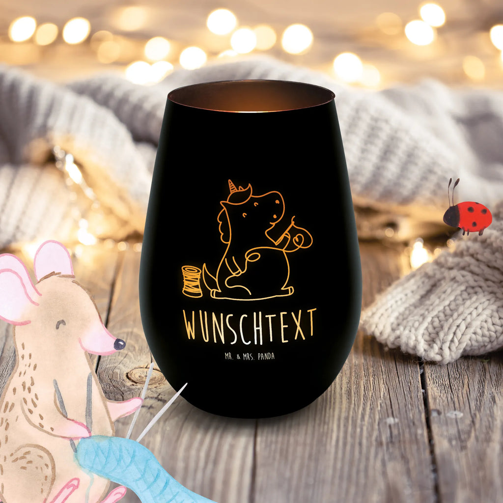 Gold Windlicht Personalisiert Einhorn Näherin Personalisiertes Windlicht, Personalisiertes Teelicht, Personalisiertes Graviertes Windlicht, Personalisiertes Windlicht Gravur, Personalisierte Kerze, Personalisiertes Windlicht aus Glas, Personalisiertes Teelicht aus Glas, Personalisiertes Windlicht mit Namen, Teelicht mit Namen, Graviertes Windlicht mit Namen, Windlicht Gravur mit Namen, Kerze mit Namen, Windlicht aus Glas mit Namen, Teelicht aus Glas mit Namen, Wunschtext, Personalisierbar, Selbst gestalten, Einhorn, Einhörner, Einhorn Deko, Pegasus, Unicorn, Näherin, nähen, Mädchen, Freundin, Häkeln, Stricken, basteln, Nähzimmer