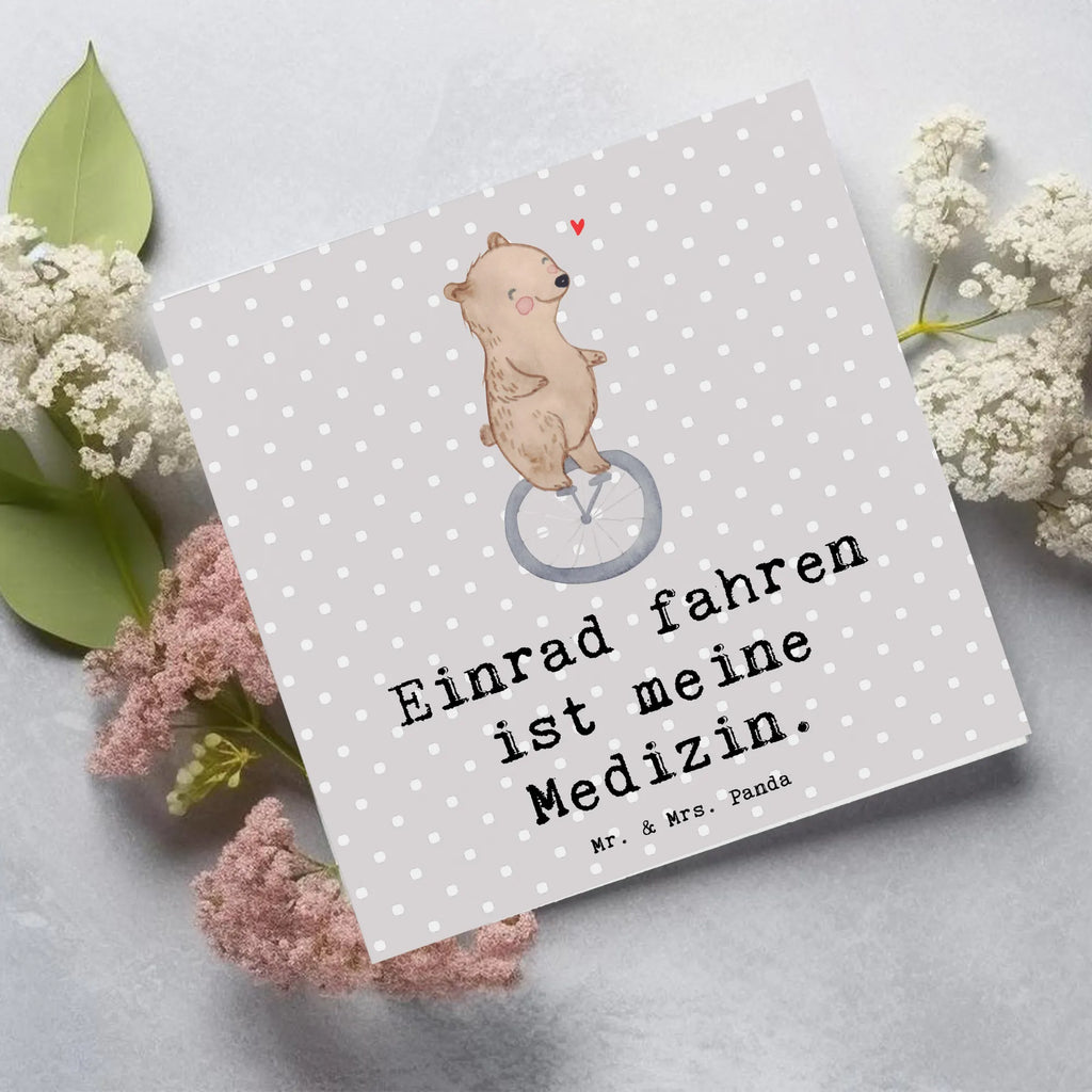 Deluxe Karte Bär Einrad fahren Karte, Grußkarte, Klappkarte, Einladungskarte, Glückwunschkarte, Hochzeitskarte, Geburtstagskarte, Hochwertige Grußkarte, Hochwertige Klappkarte, Geschenk, Sport, Sportart, Hobby, Schenken, Danke, Dankeschön, Auszeichnung, Gewinn, Sportler, Einrad fahren